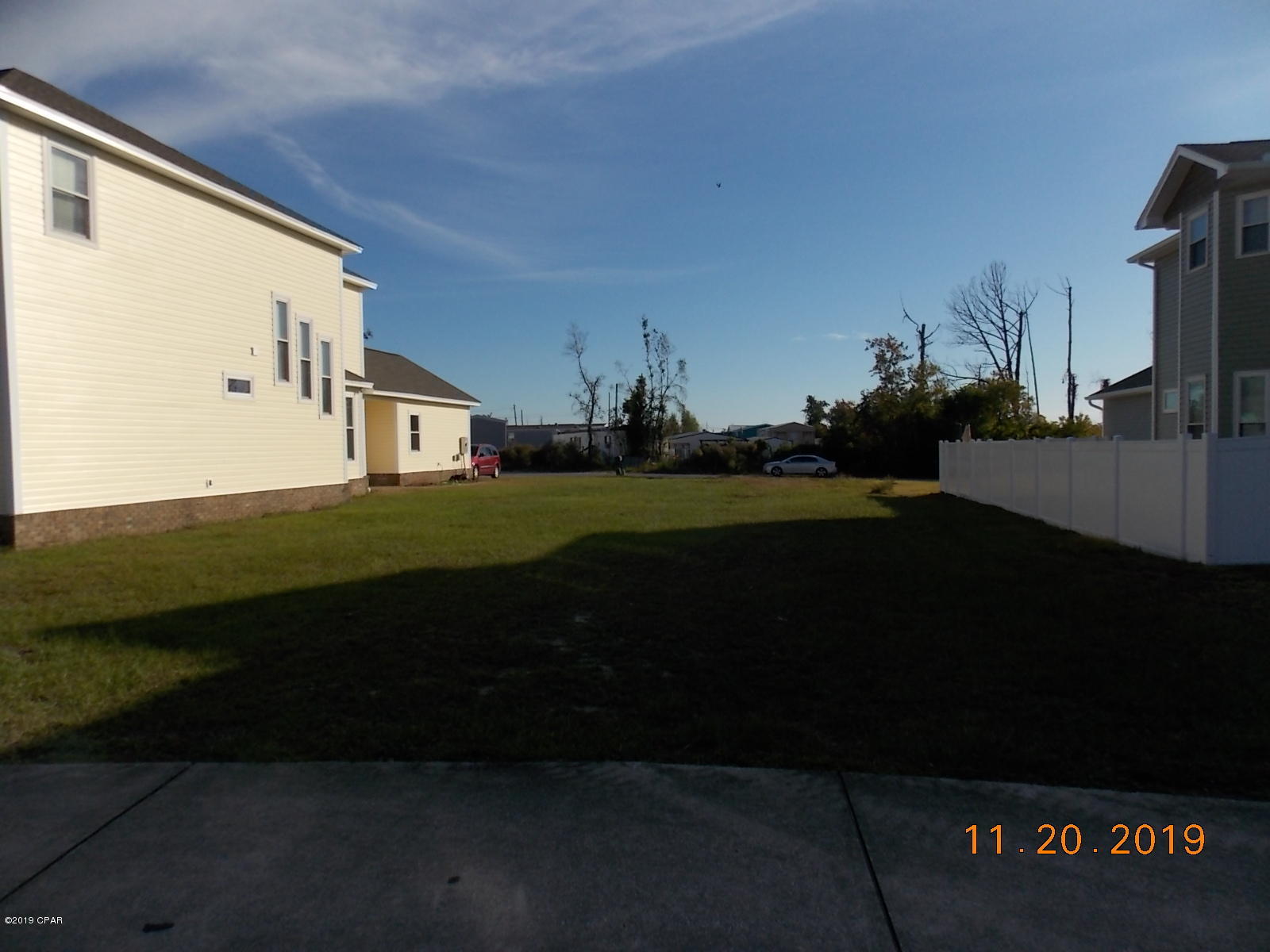 Riverside Park - Land