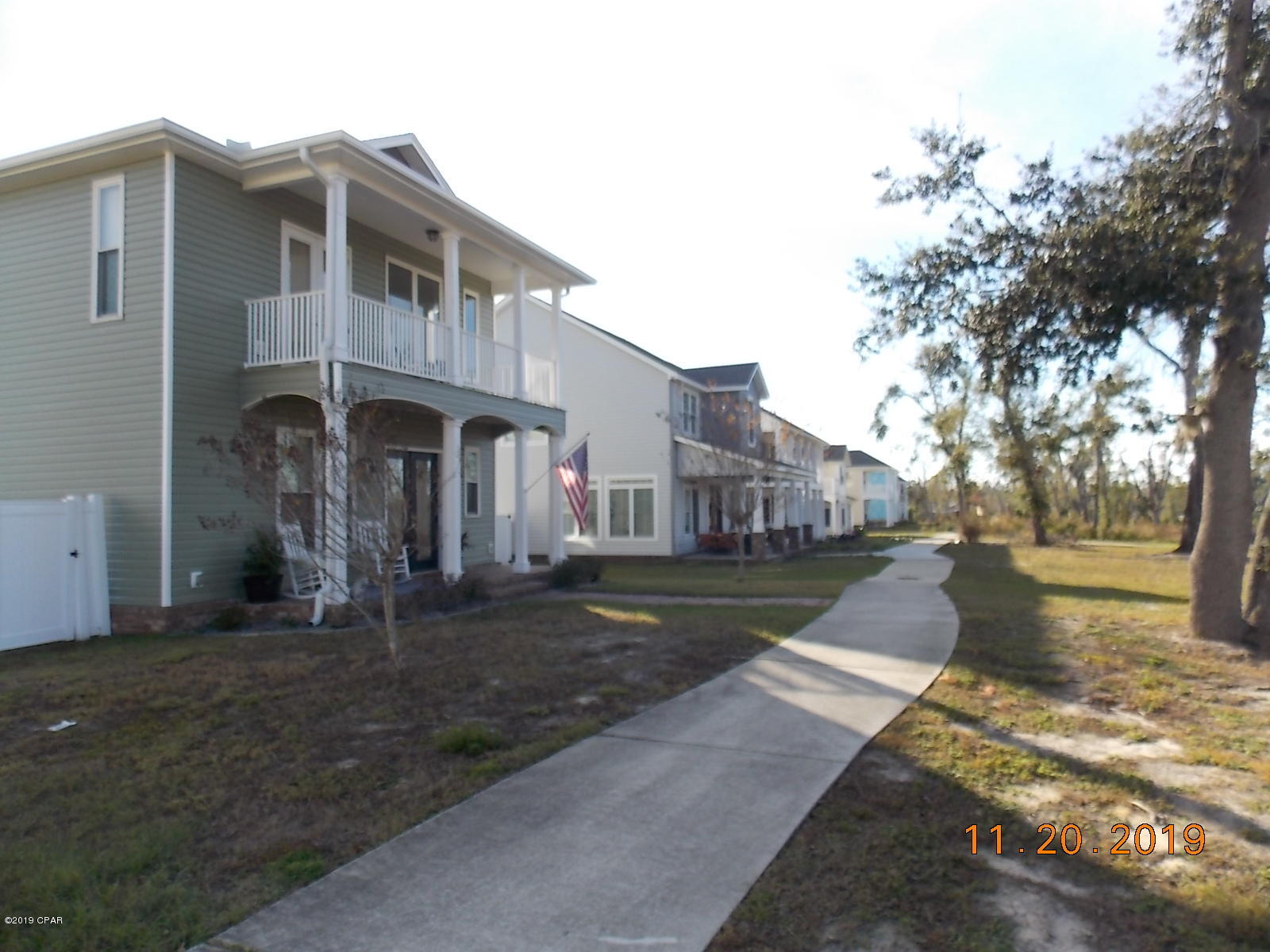 Riverside Park - Land