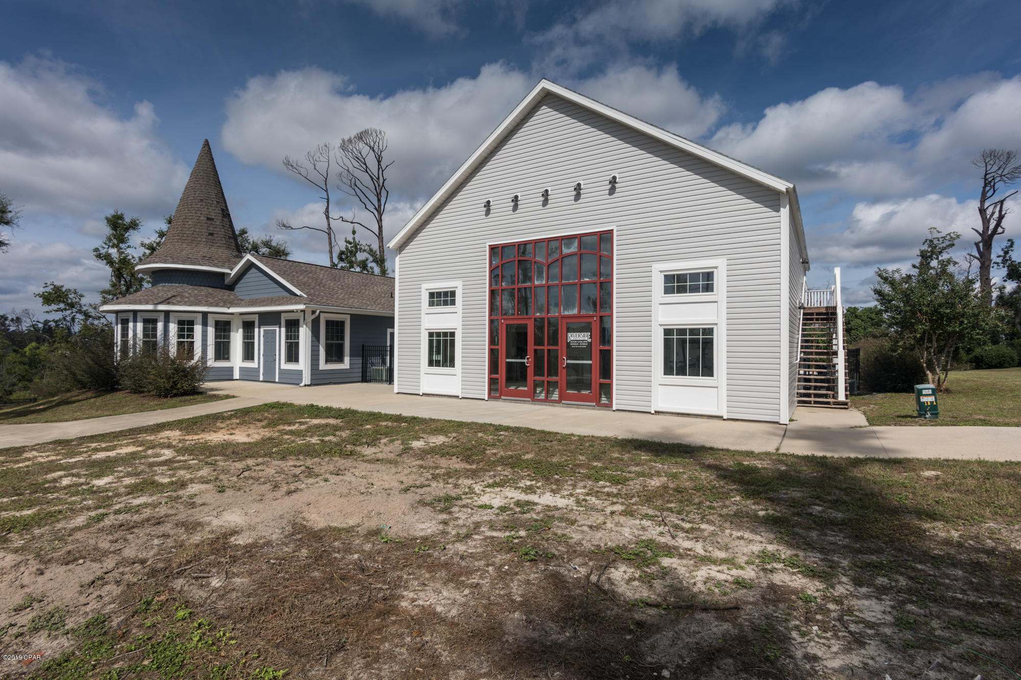 Riverside Park - Land