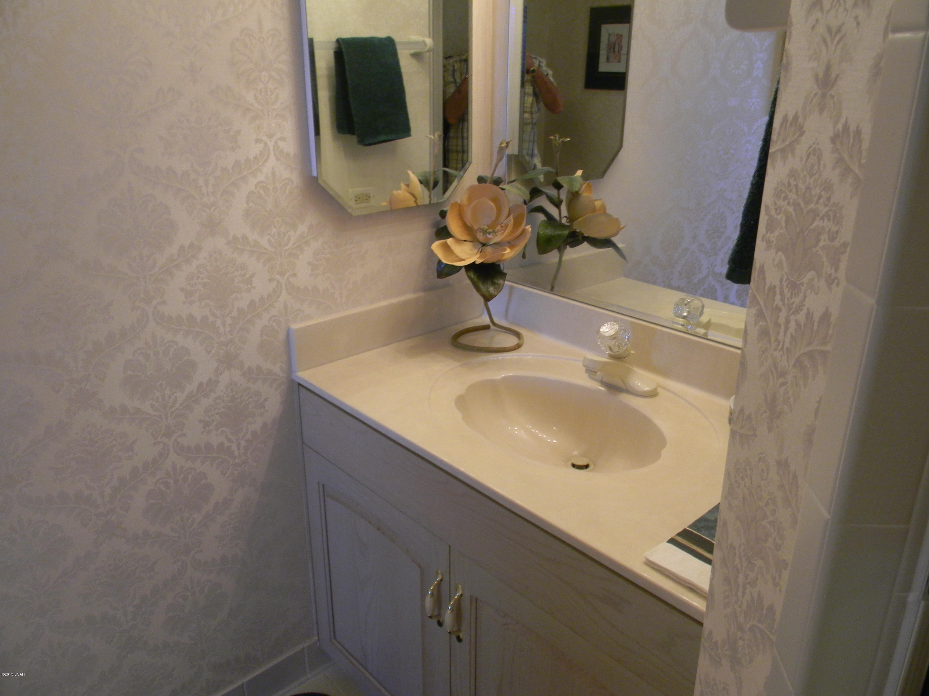 Summerwinds Condo - Residential