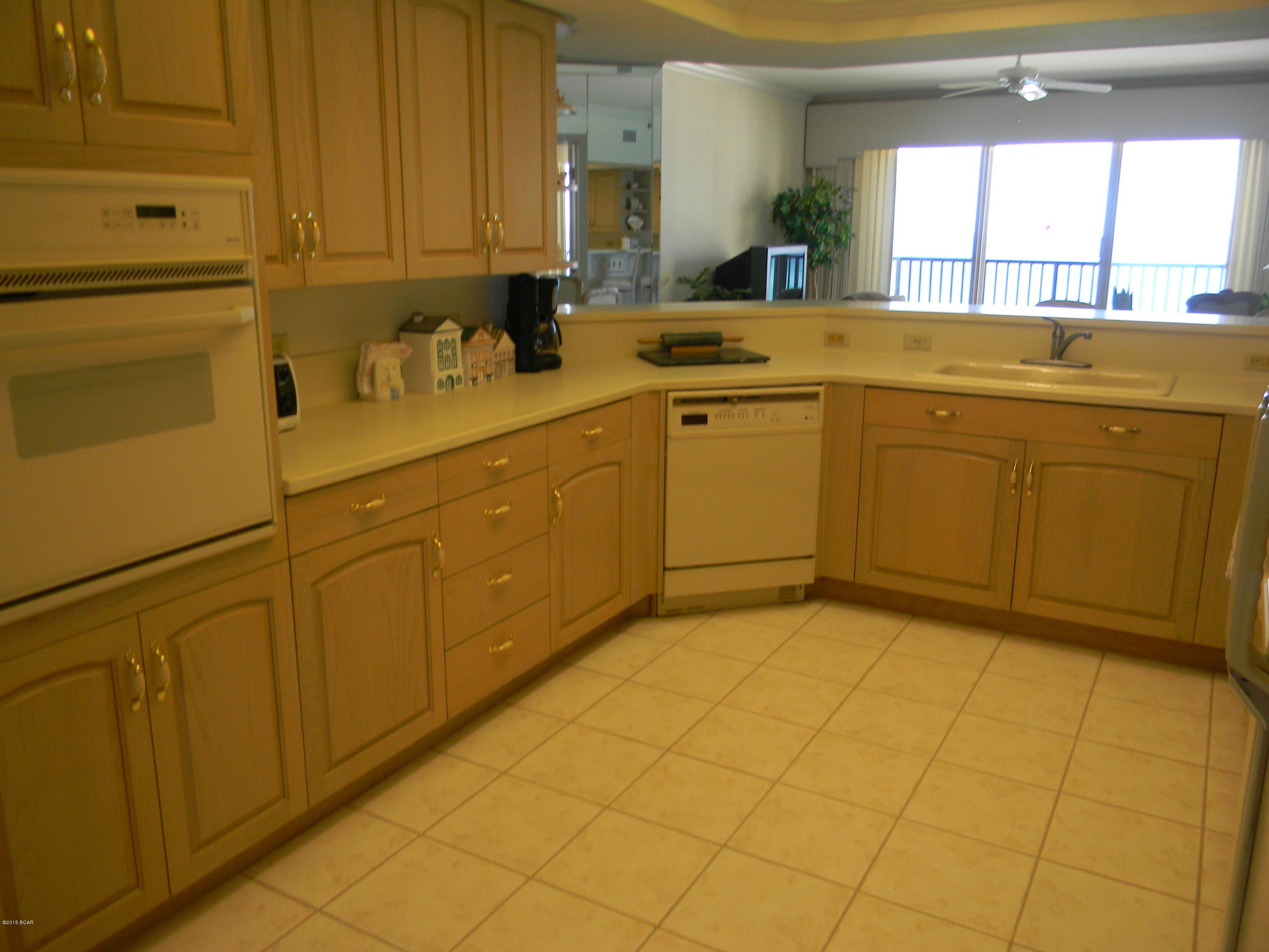 Summerwinds Condo - Residential