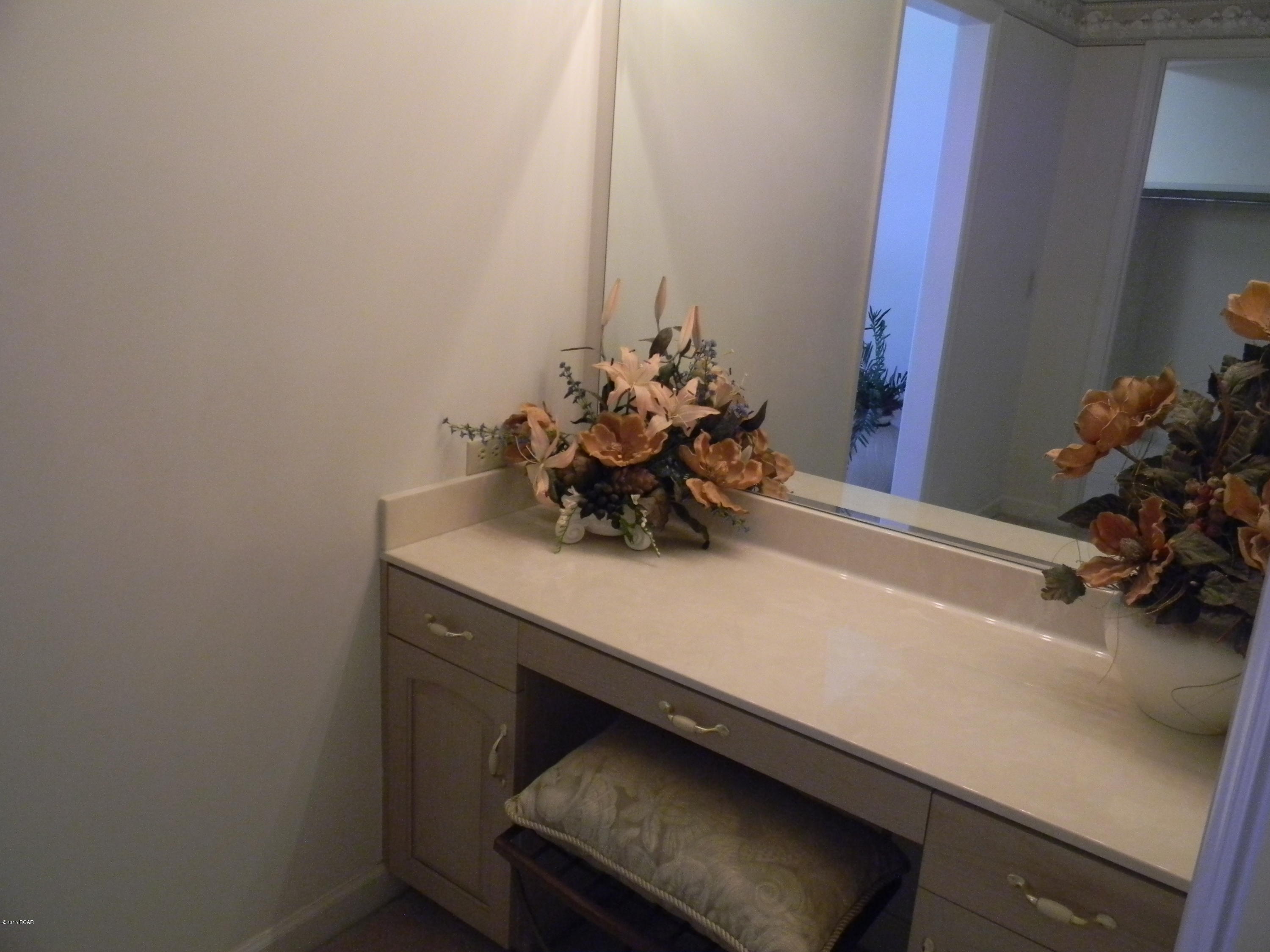 Summerwinds Condo - Residential