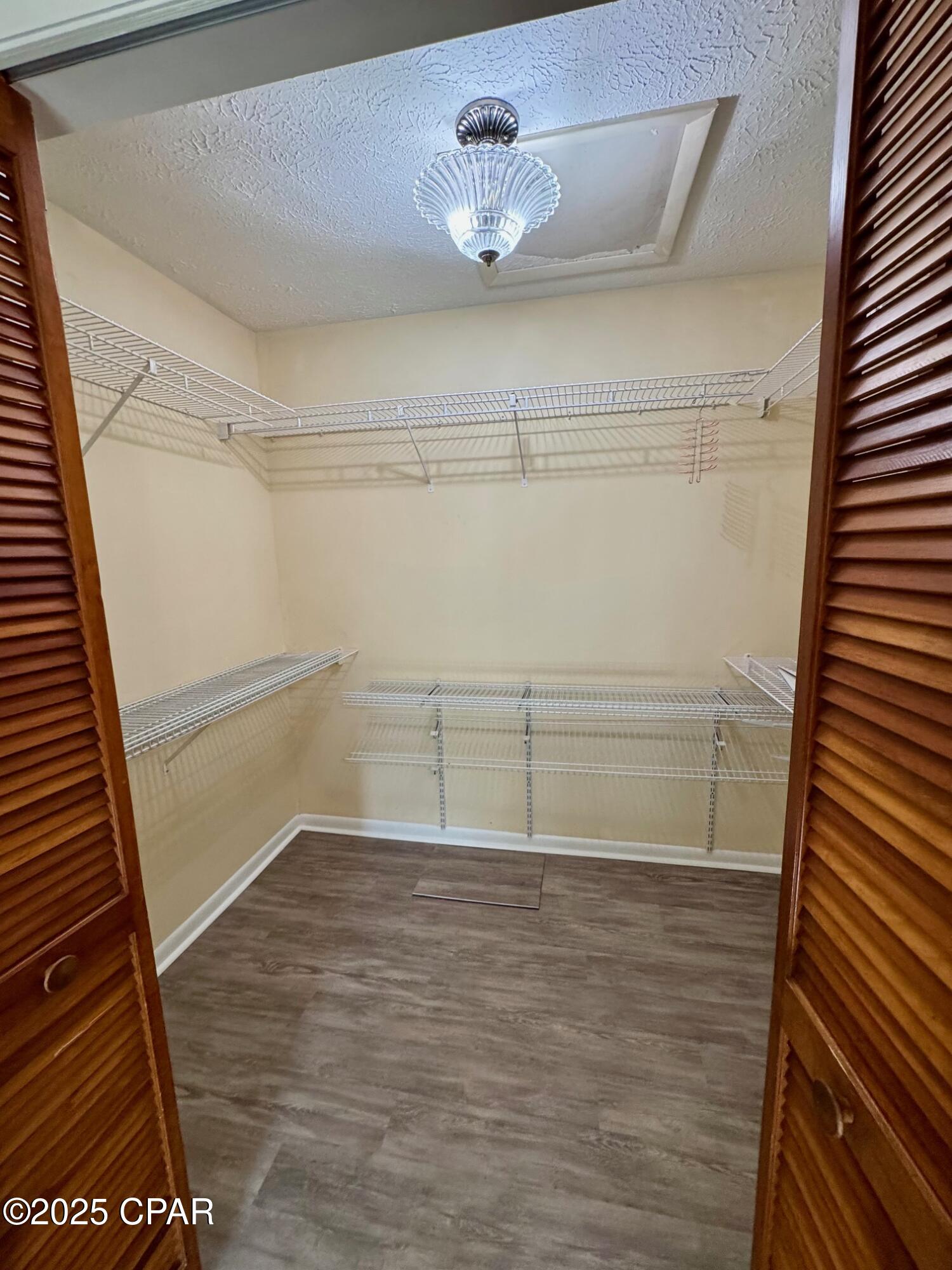 I. S. Morris - Residential Lease