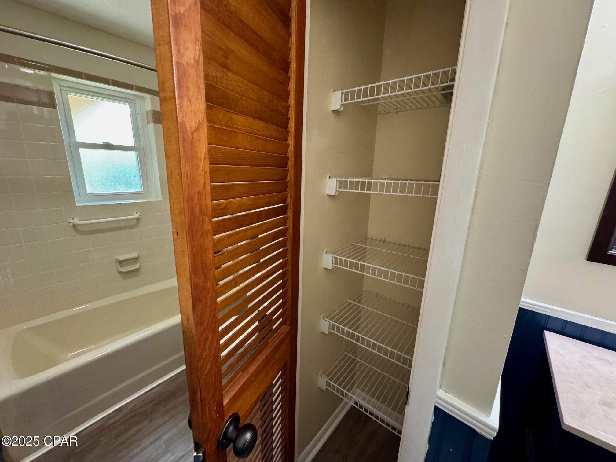 I. S. Morris - Residential Lease