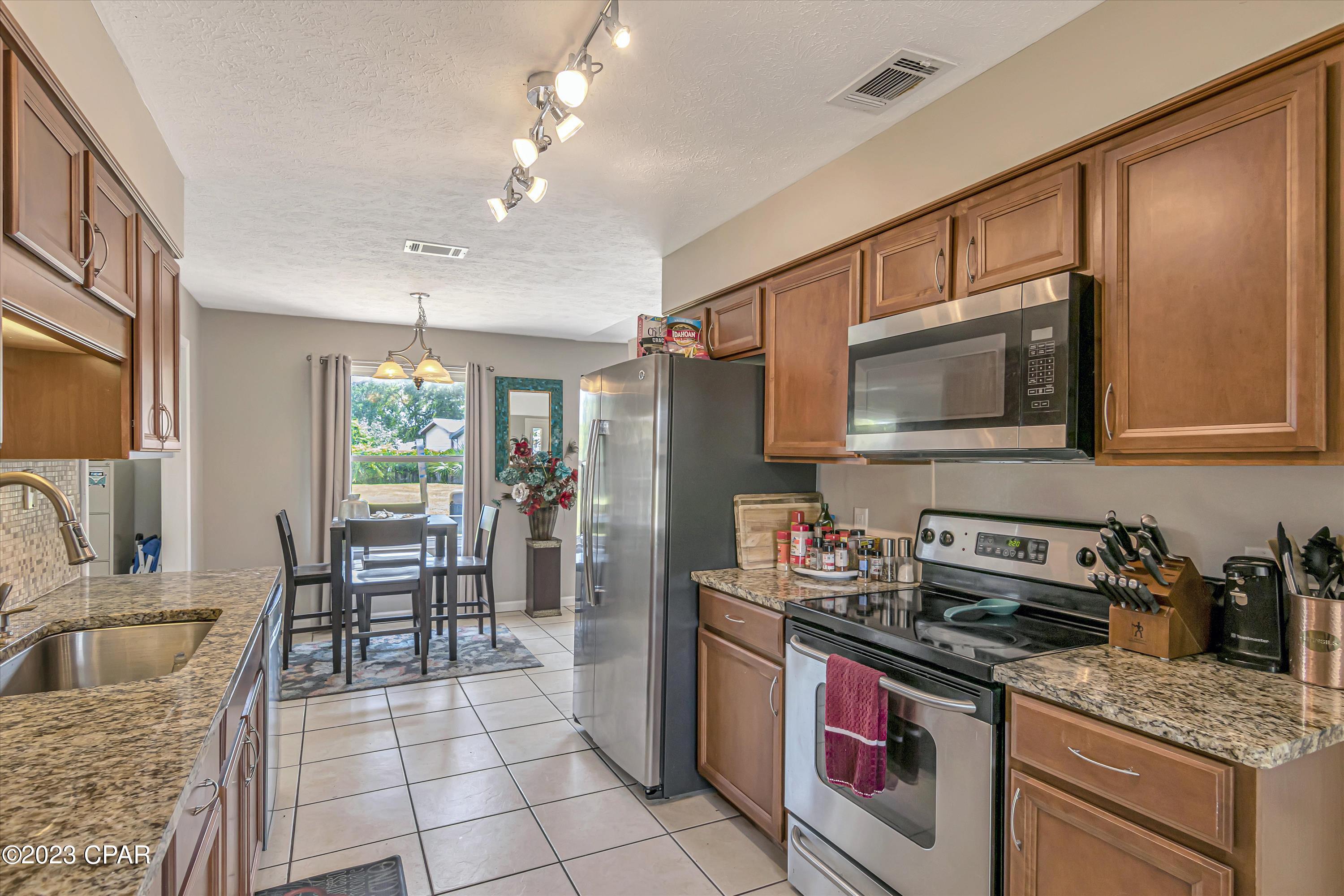 North Lagoon Oaks 5th - Residential