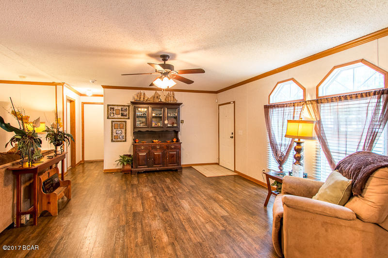 White Western Springs Unit 1 - Residential