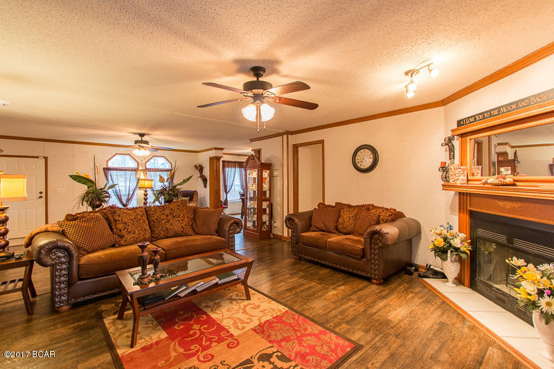 White Western Springs Unit 1 - Residential