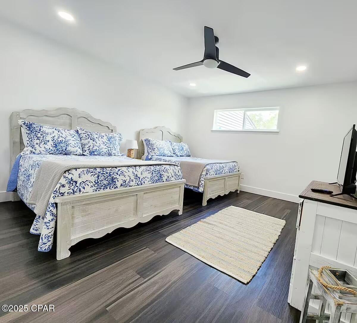 Shade Tree Condo Ph II - Residential