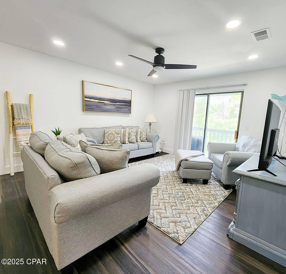 Shade Tree Condo Ph II - Residential