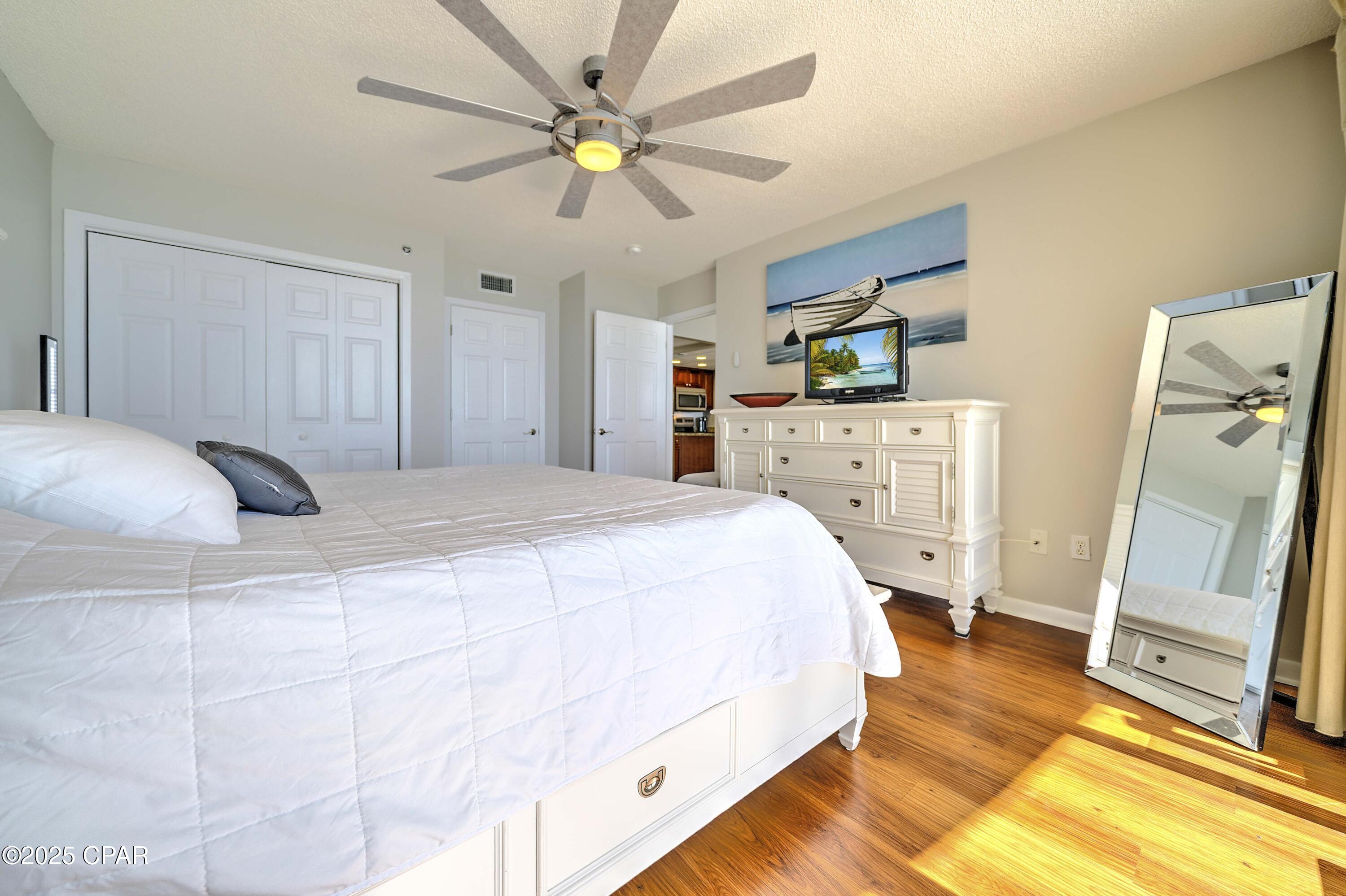 Long Beach Towers IV - Residential