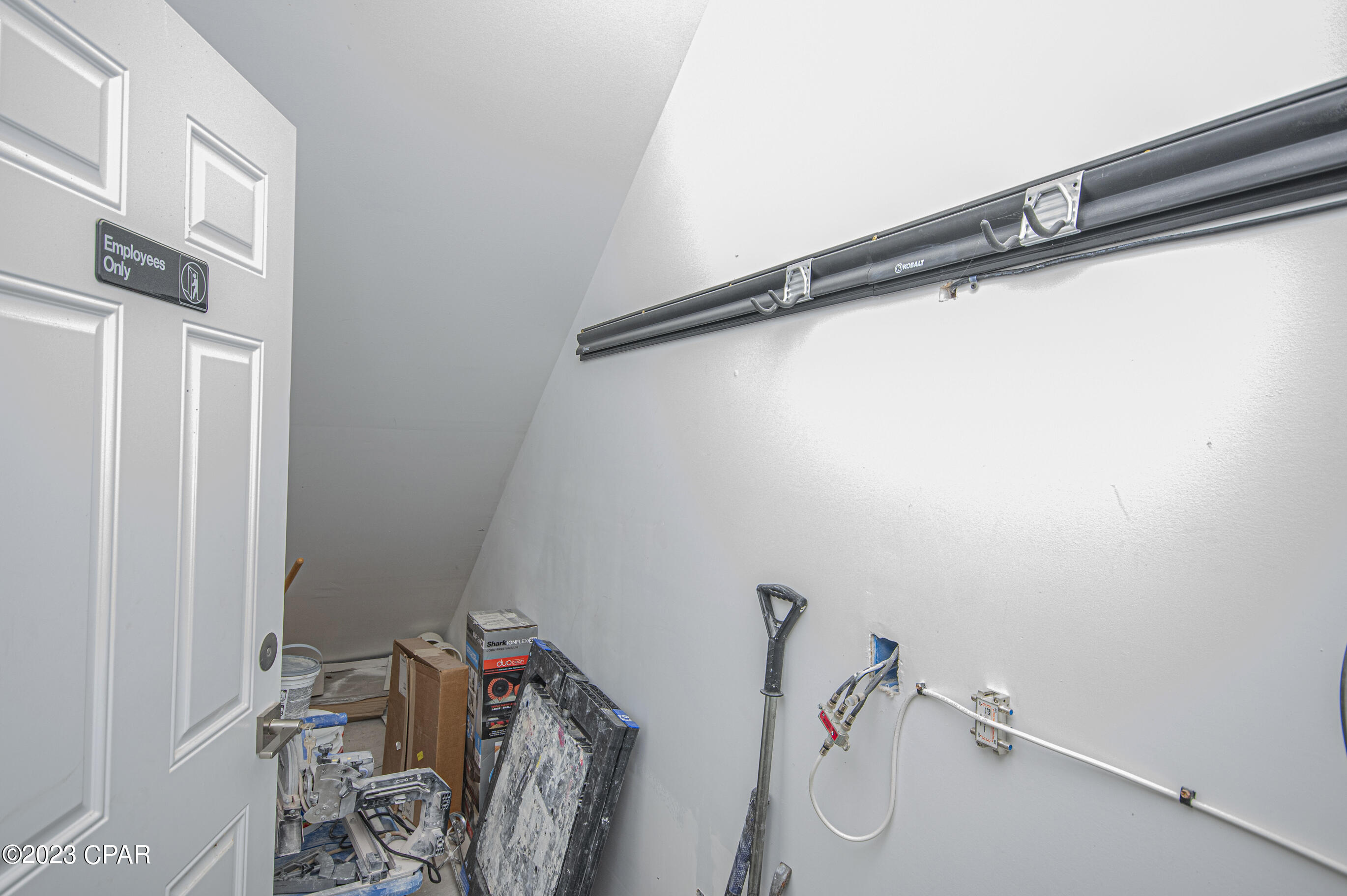 [No Recorded Subdiv] - Commercial Sale