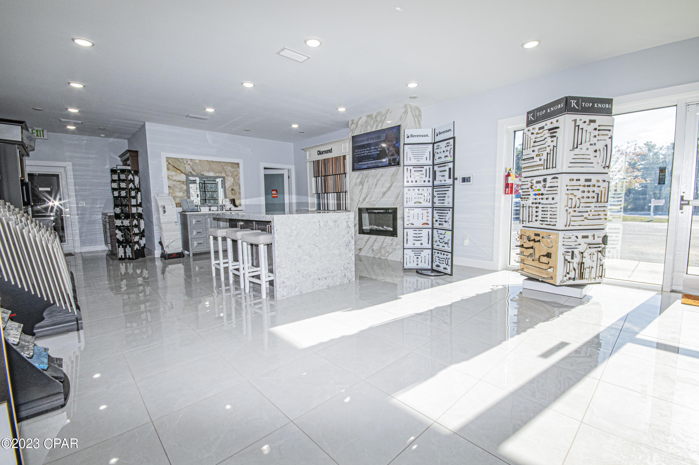 [No Recorded Subdiv] - Commercial Sale