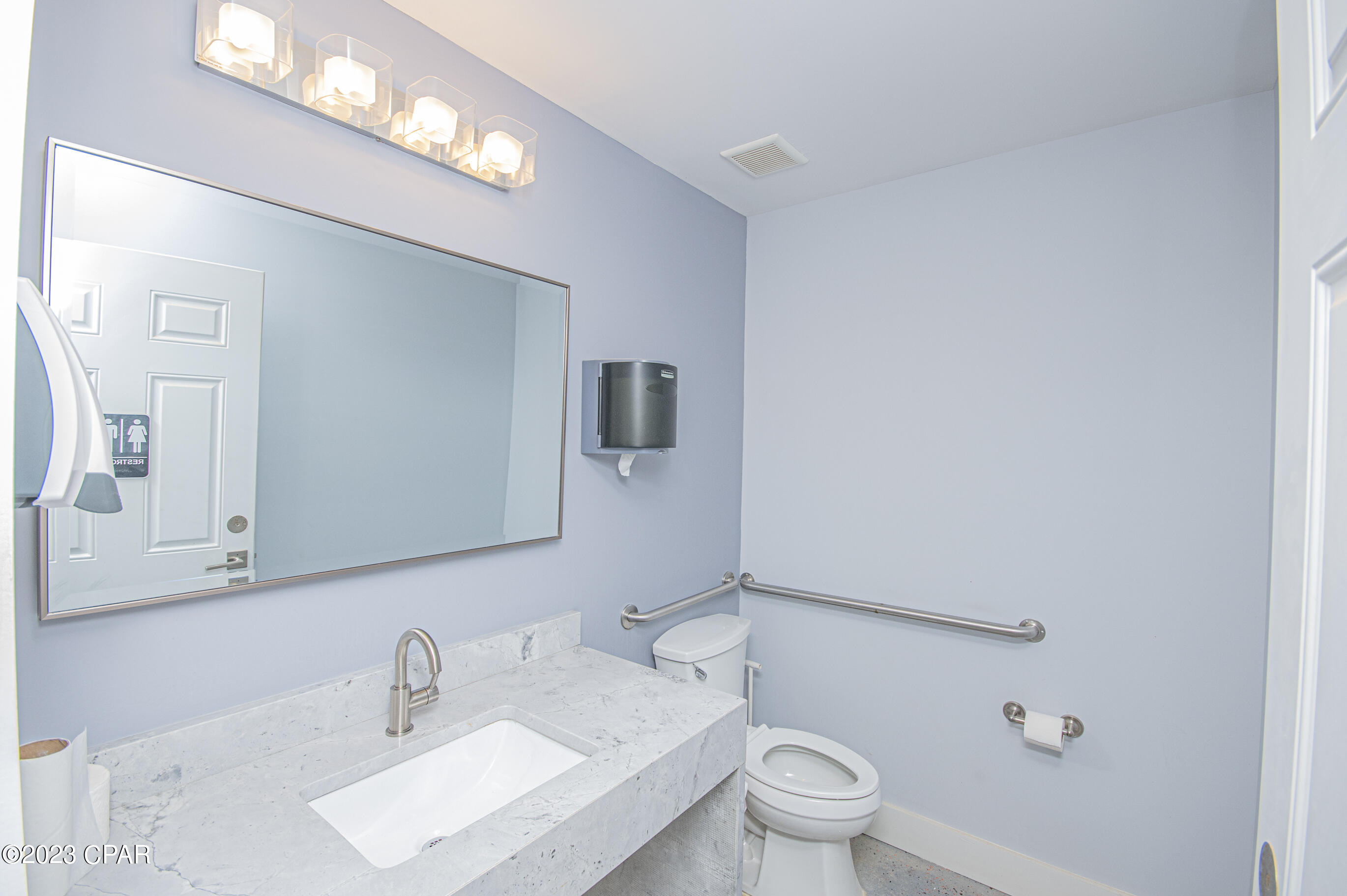 [No Recorded Subdiv] - Commercial Sale