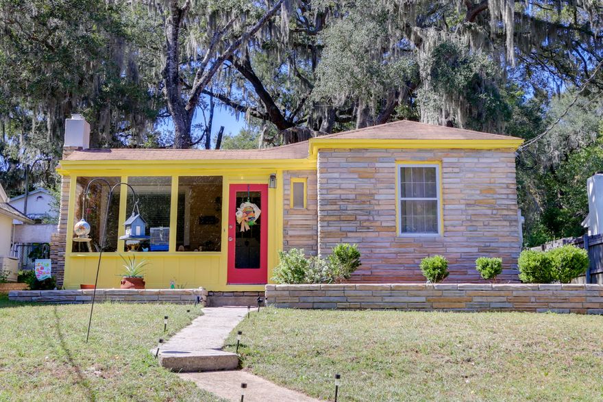 This historic Florida cottage with waterfront dock and boat lift on Massalina Bayou would be the perfect starter home or downsizer, especially for boat lovers!  Peaceful water views, fishing, and that laid back Cove lifestyle await the lucky buyer.  There are two slips on one dock - one with a boat lift - previously rented for $150 each. Separate outbuilding/Laundry room with it's own water heater.   Home is being sold ''as is'' with the right to inspect.Sellers are offering a comprehensive 13 month Home Warranty with full price offers. Ask your agent for details.Information contained herein is approximate.  If important, buyer must verify.