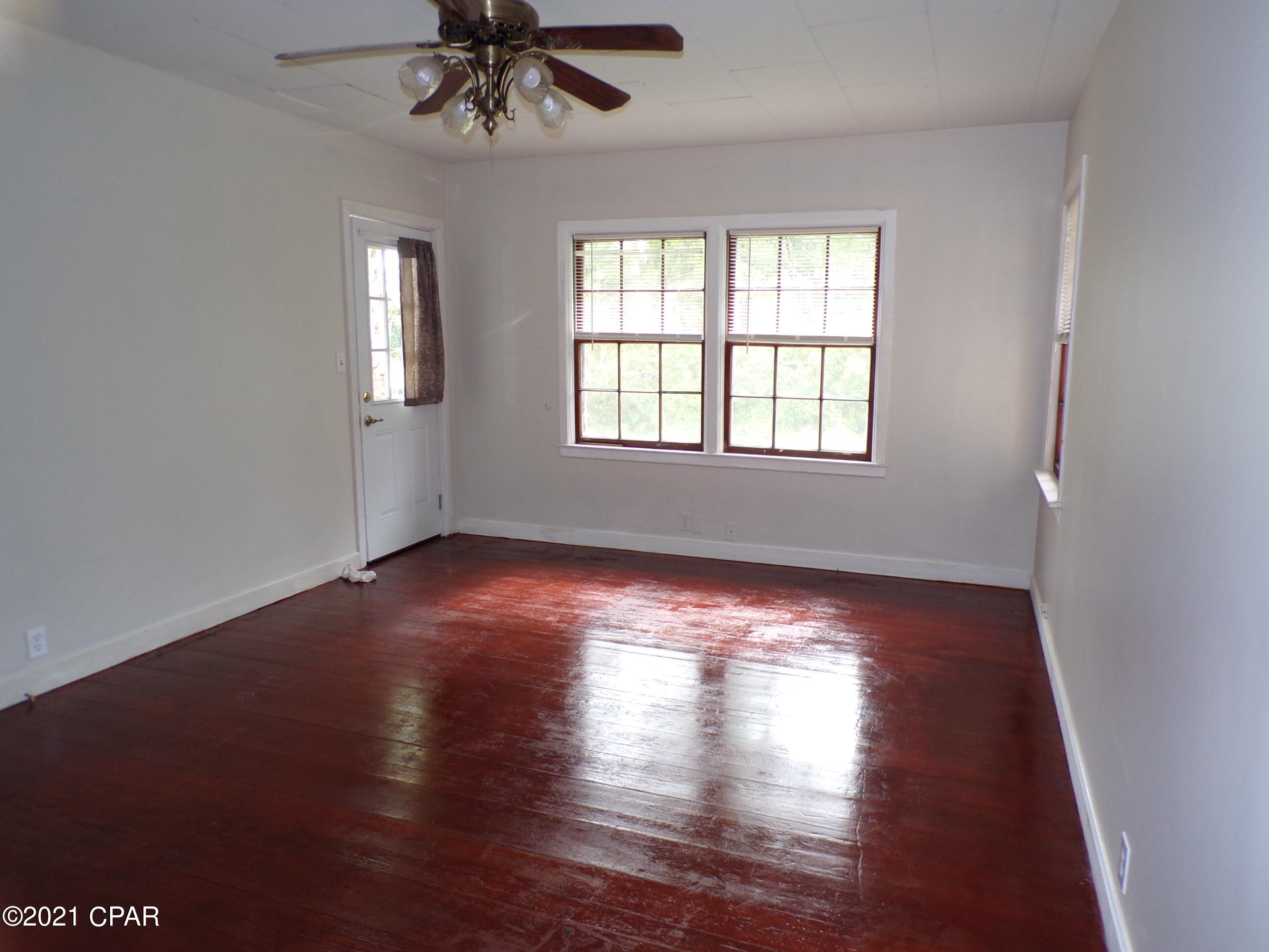 [No Recorded Subdiv] - Residential Lease