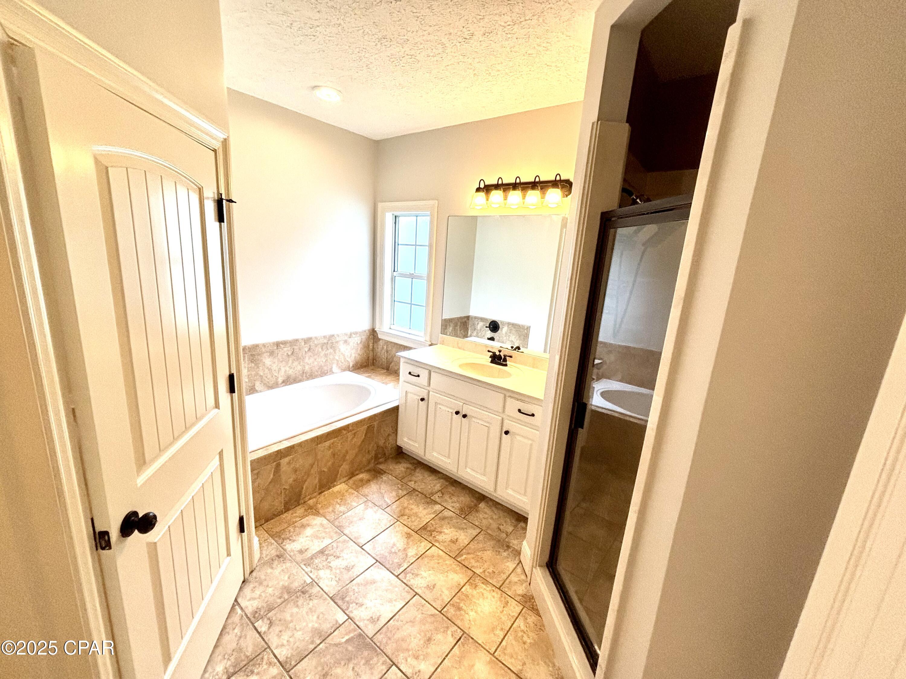 Gardenia Beach - Residential Lease