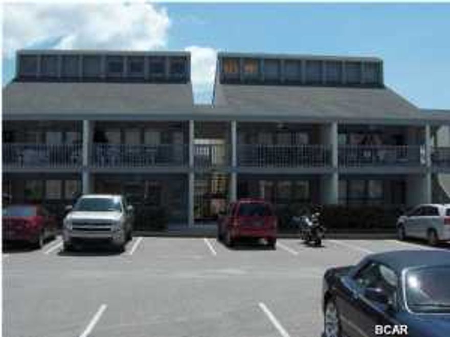 This ground floor, one bedroom condo is fully furnished. Unit is located in the building next to the pool and a short walk to the beach. Southwind is a small complex located across from the Beach on the west end of Panama City Beach. Property amenities include pool, clubhouse with sauna, tennis court and easy Beach access. Room dimensions are approximate.