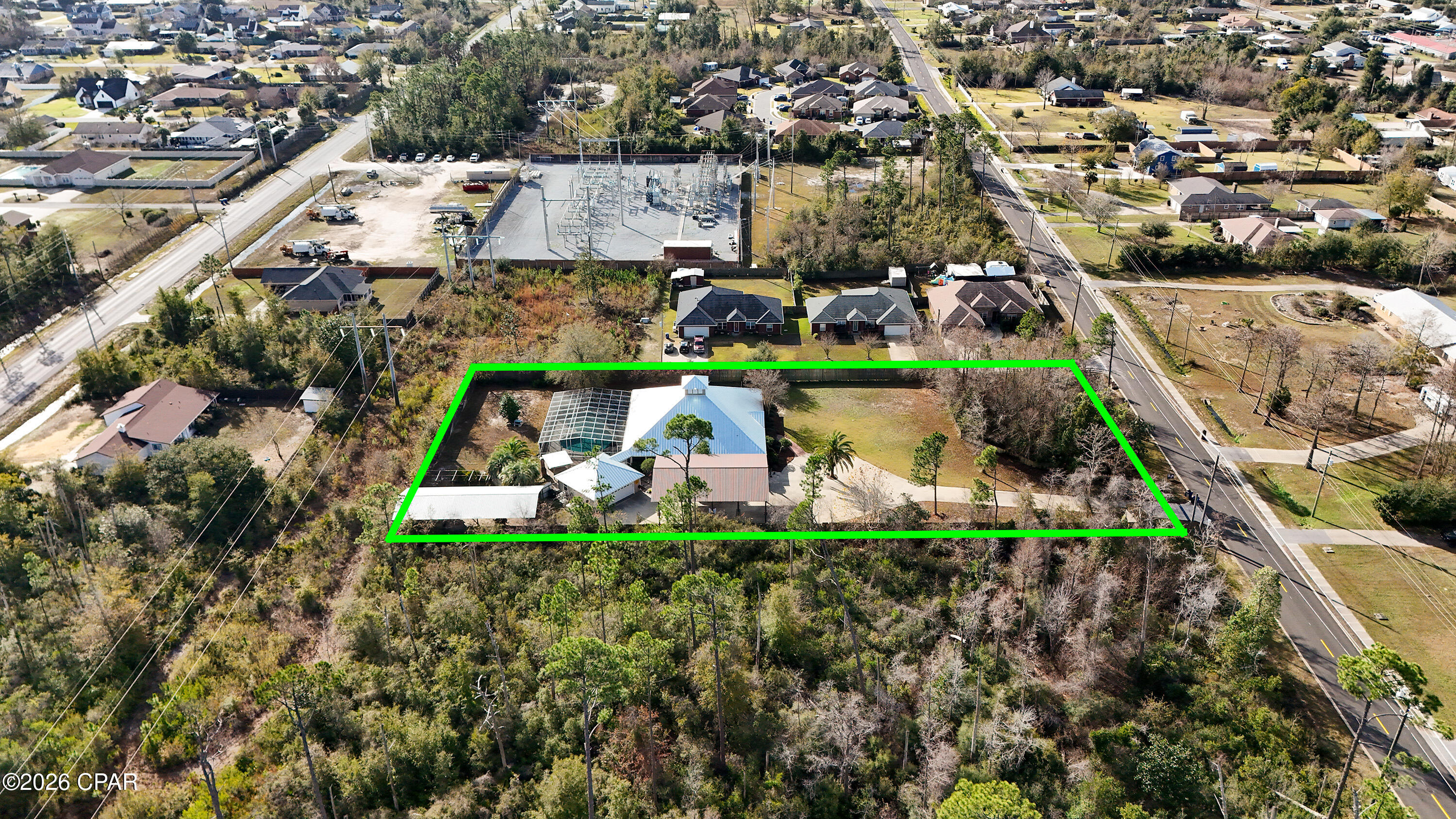 Main image without alt text