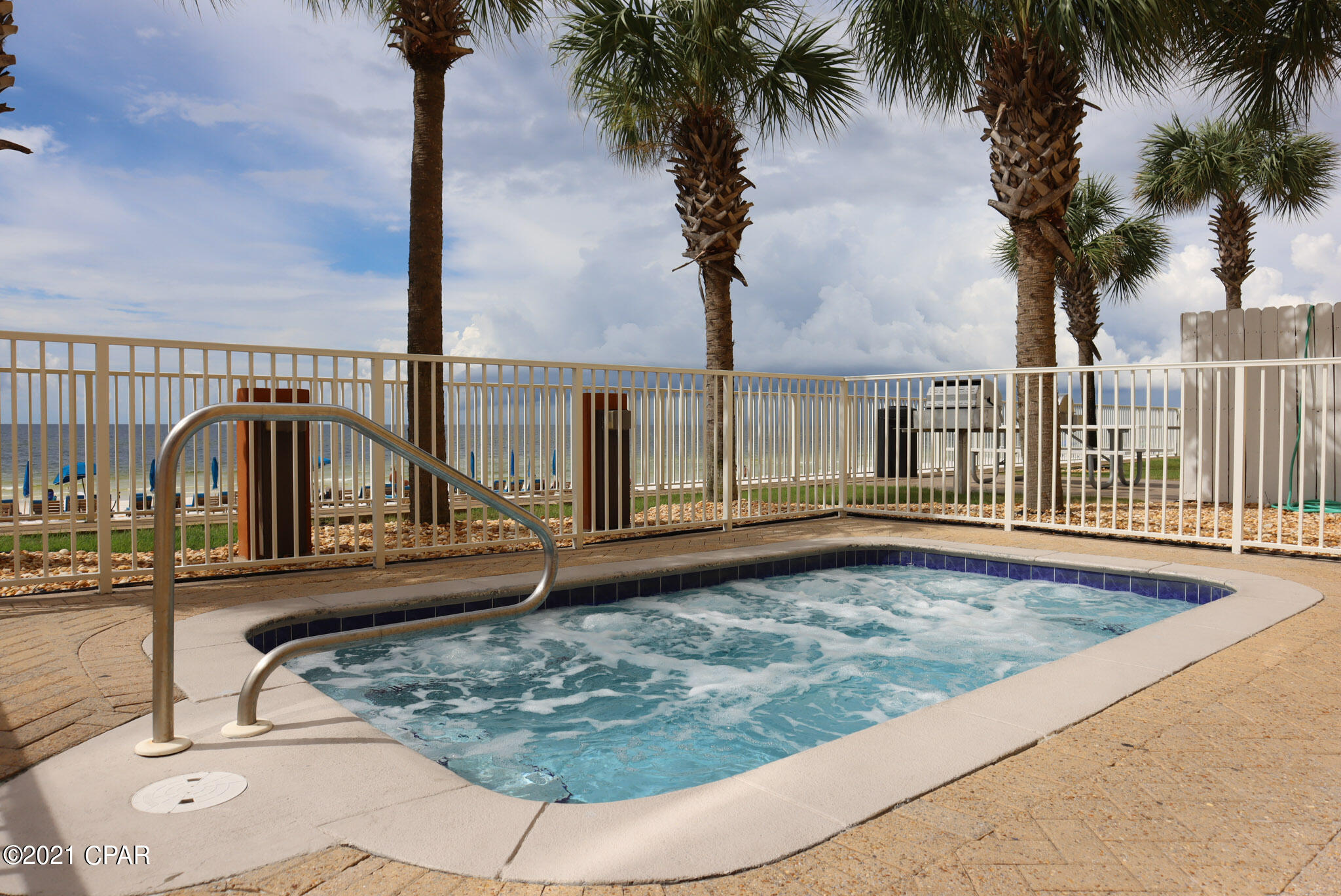 Tropic Winds - Residential