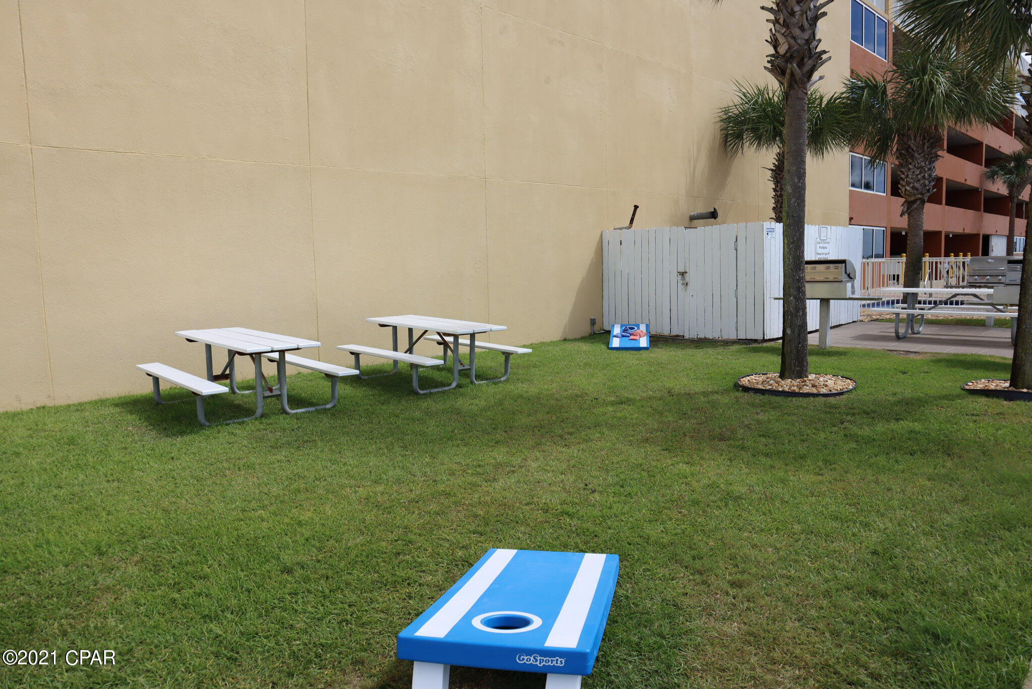 Tropic Winds - Residential