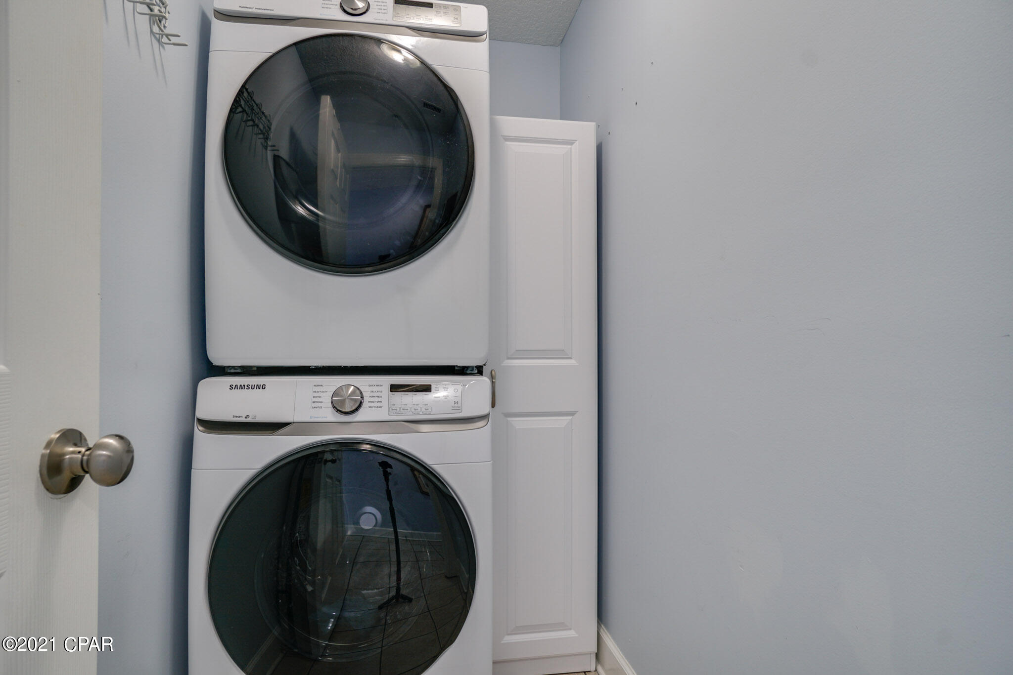 Tropic Winds - Residential