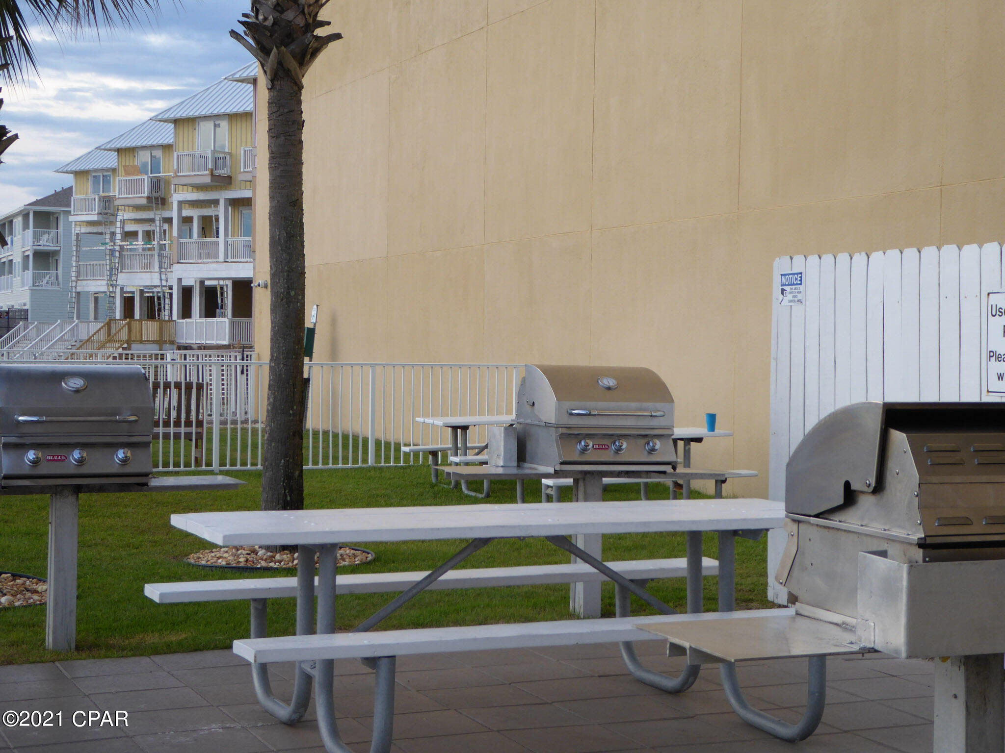 Tropic Winds - Residential