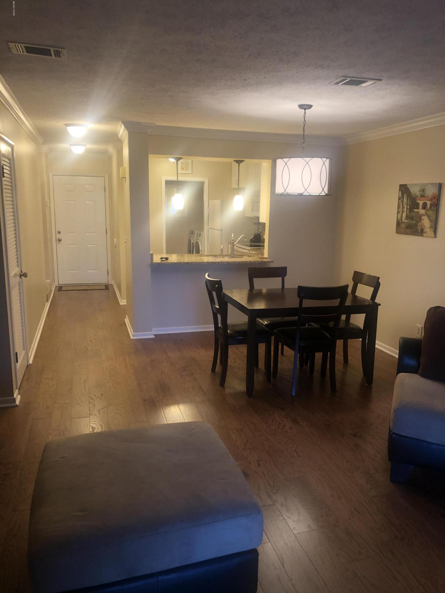 Cedar Cove Apts - Residential