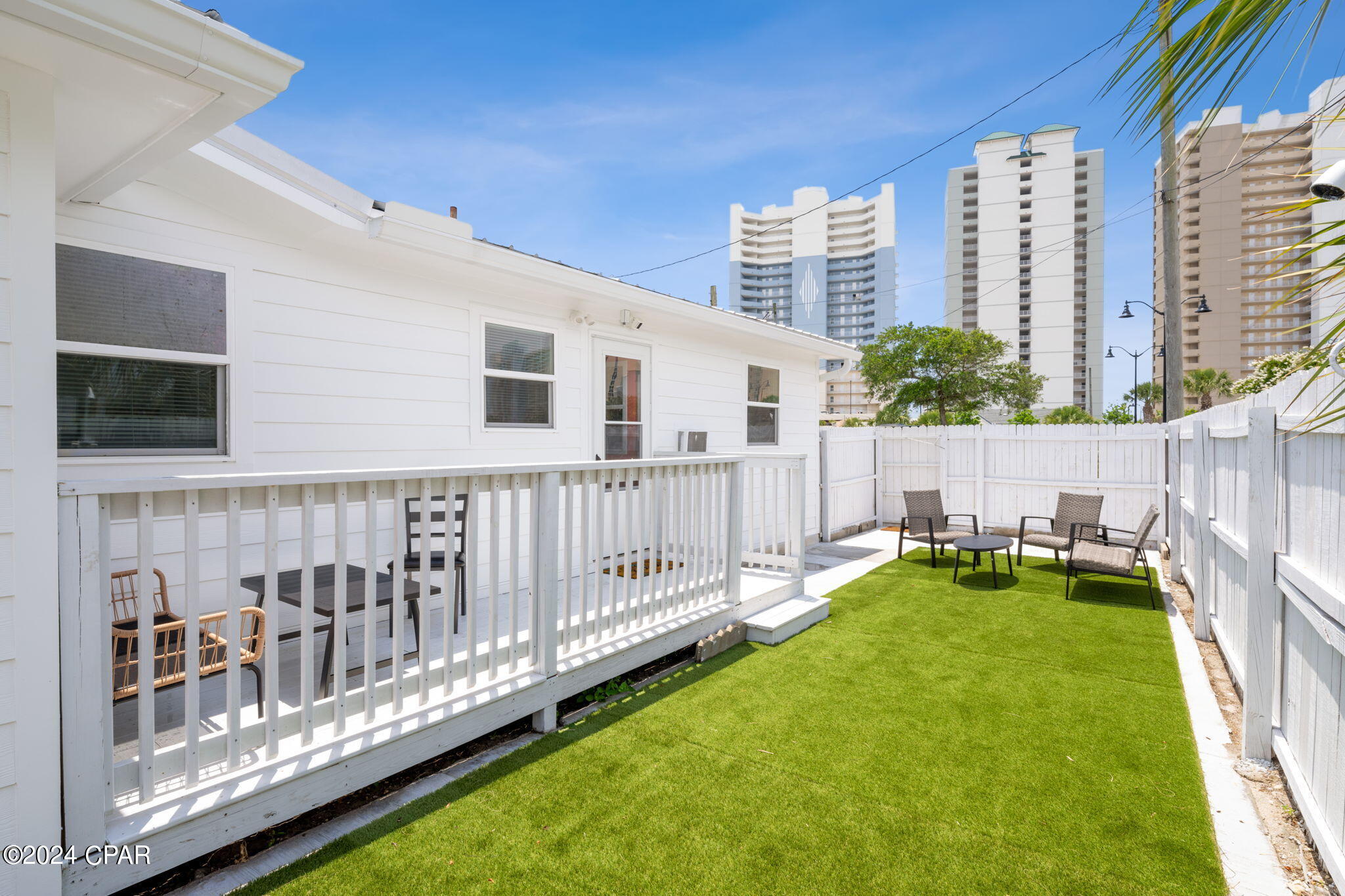 Long Beach 3rd - Residential