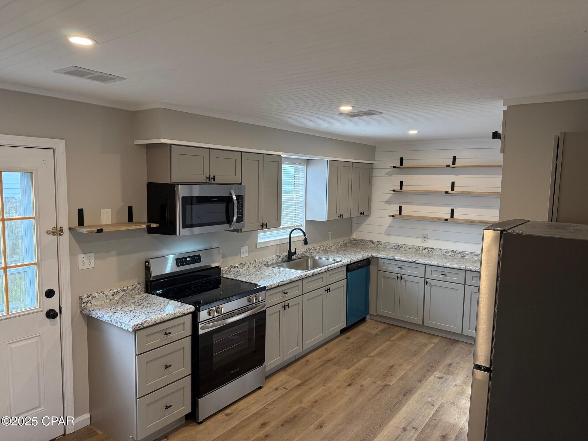 [No Recorded Subdiv] - Residential Lease