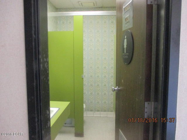 [No Recorded Subdiv] - Commercial Sale