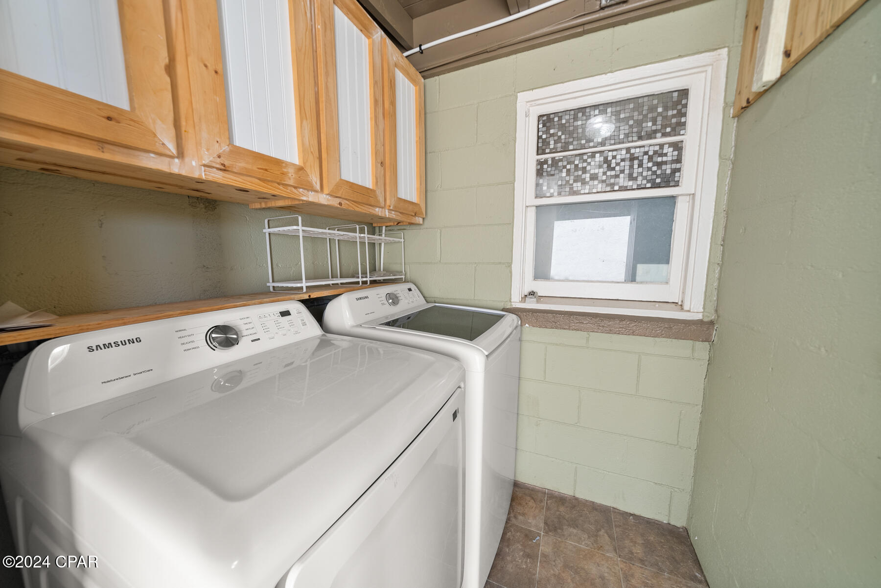 Laguna Beach Estates 1st Add - Residential