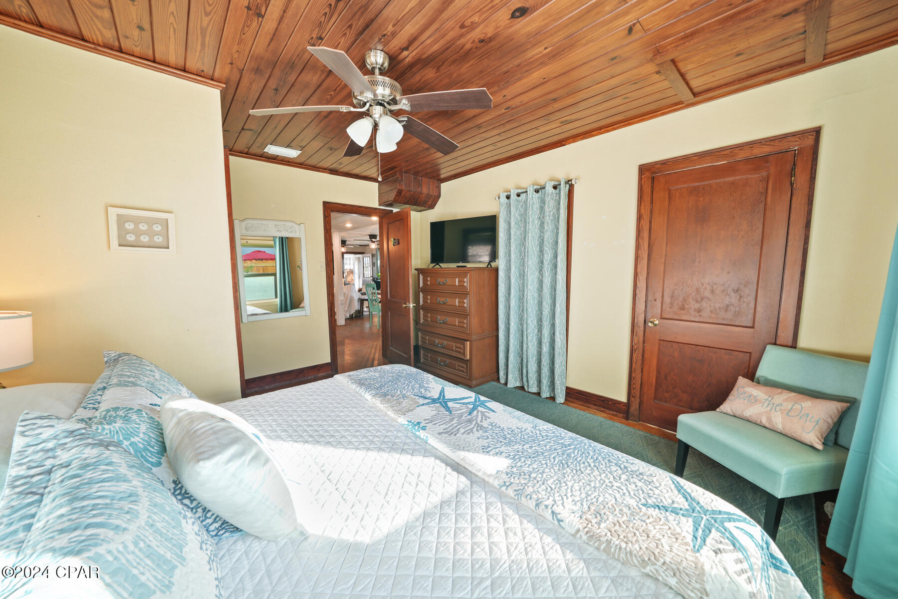 Laguna Beach Estates 1st Add - Residential