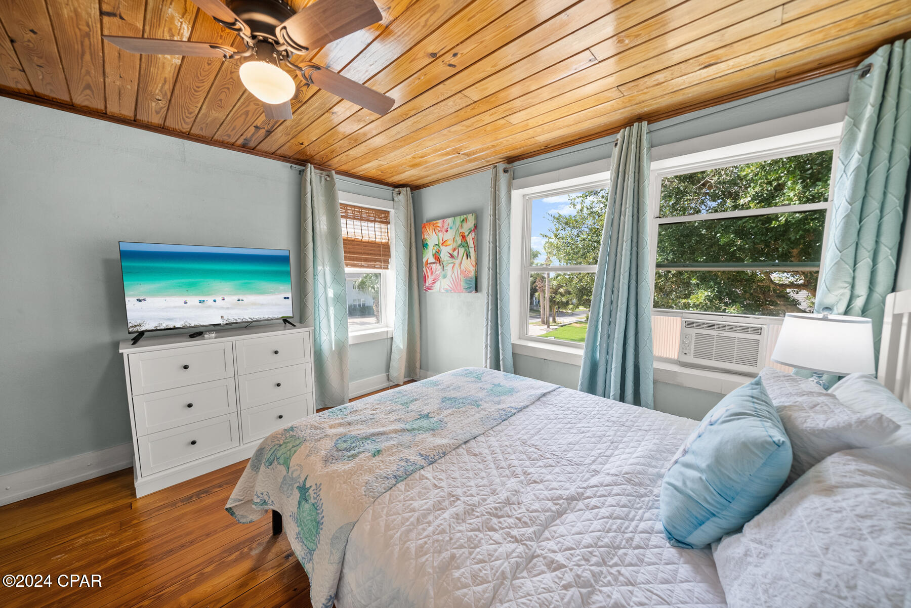 Laguna Beach Estates 1st Add - Residential