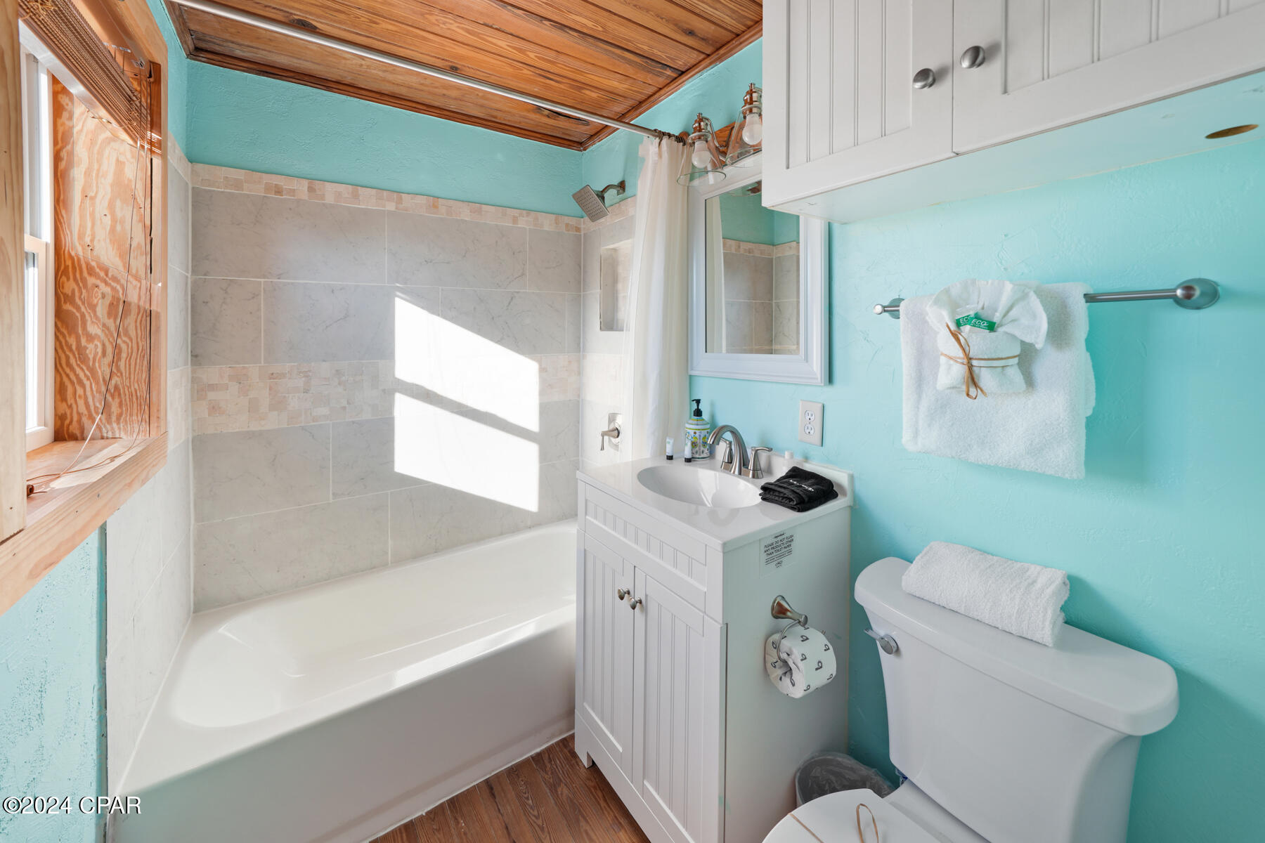 Laguna Beach Estates 1st Add - Residential