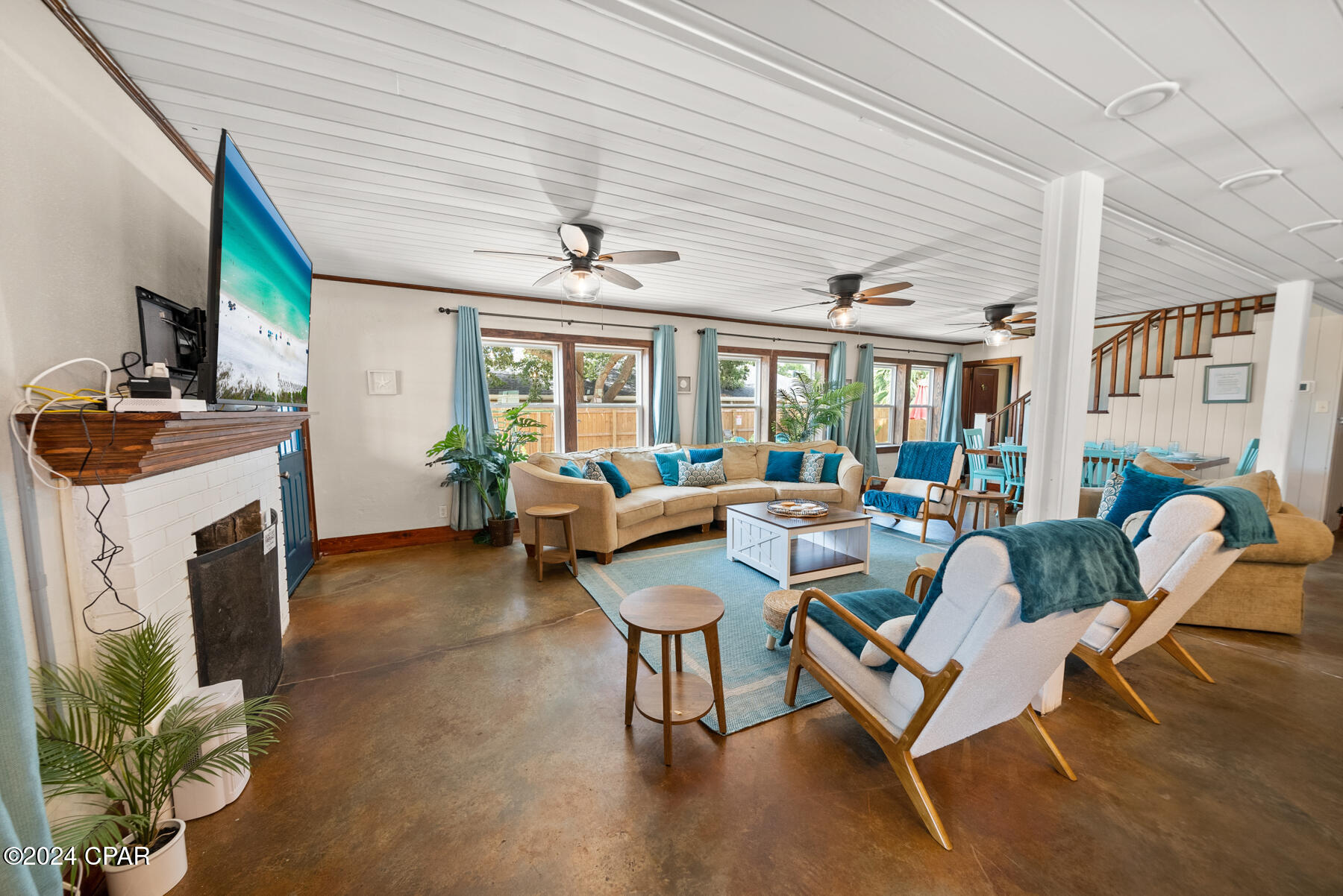 Laguna Beach Estates 1st Add - Residential