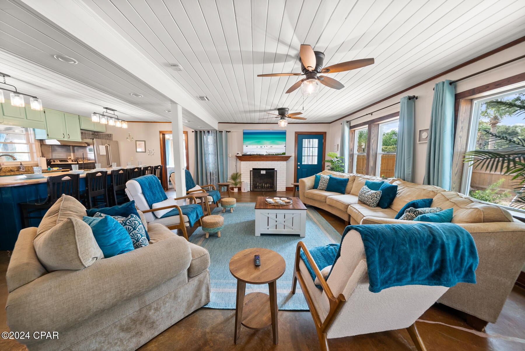 Laguna Beach Estates 1st Add - Residential