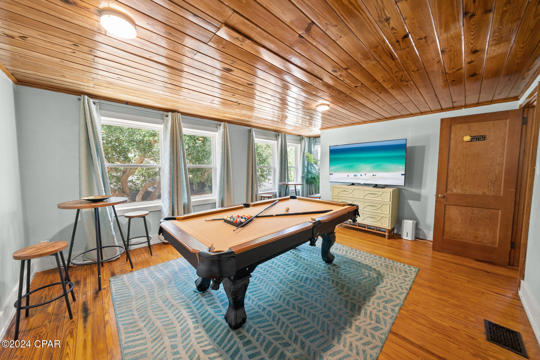 Laguna Beach Estates 1st Add - Residential