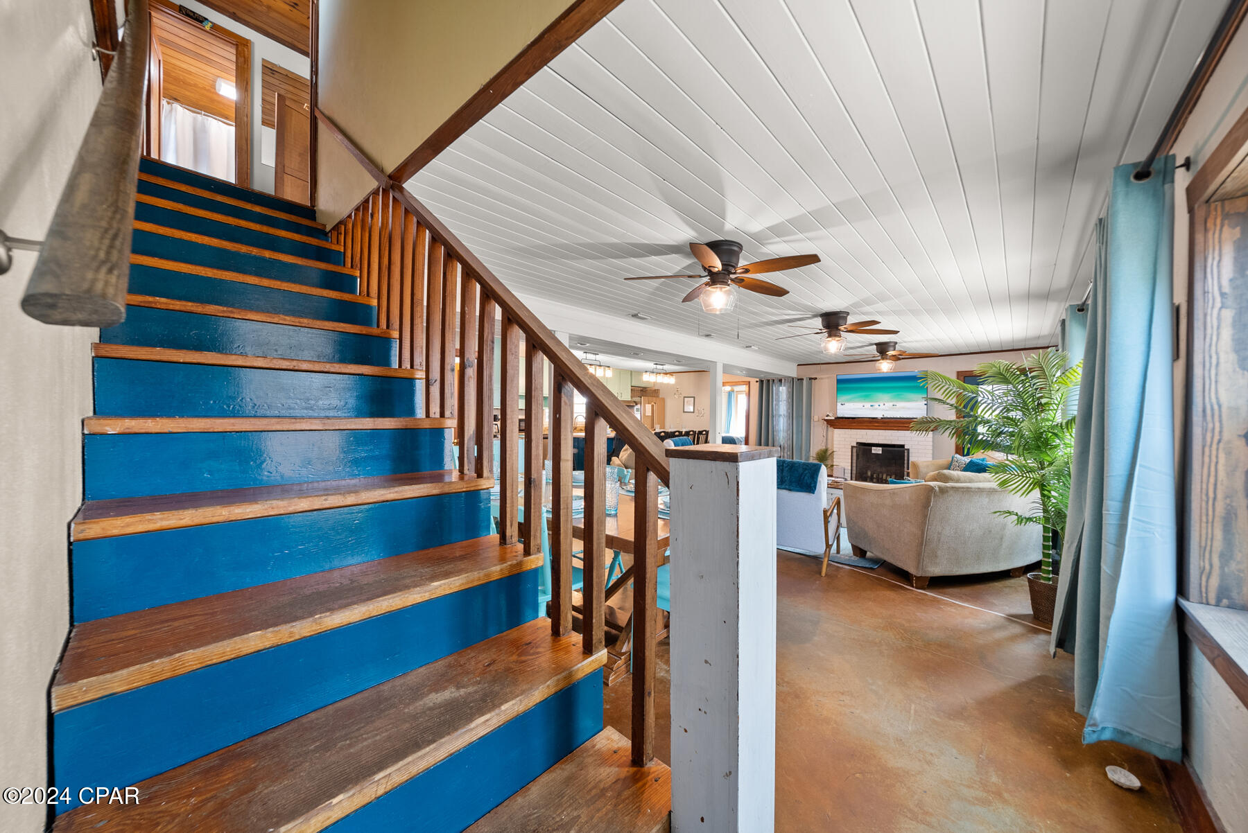 Laguna Beach Estates 1st Add - Residential