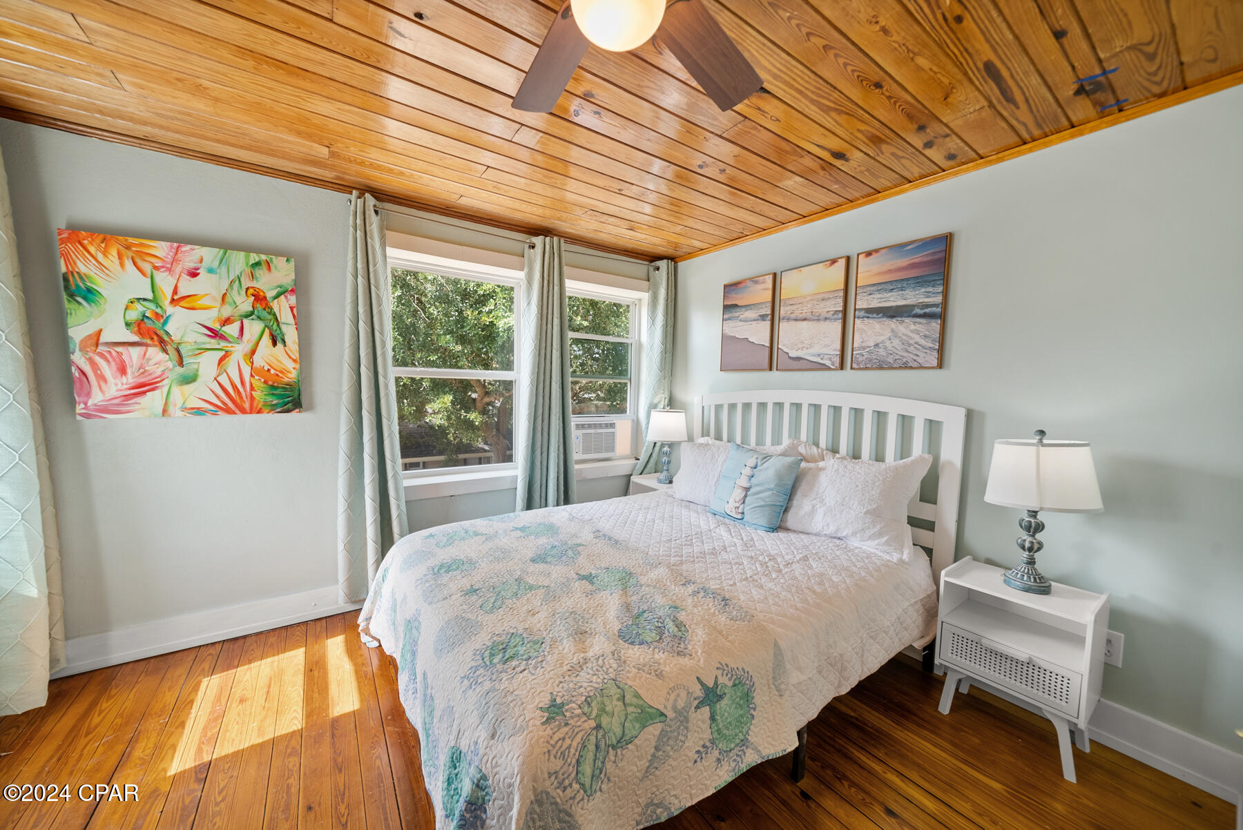 Laguna Beach Estates 1st Add - Residential