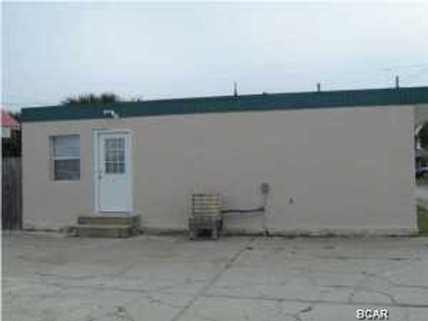 2 bedroom apartment within walking distance to the beach. Convenient location off Hutchison Blvd. (Middle Beach Road). water, sewer, garbage and electricity included (electricity capped at $100.