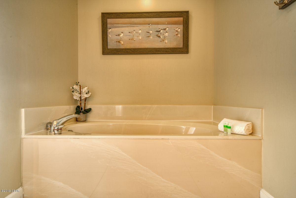 Splash Condo - Residential