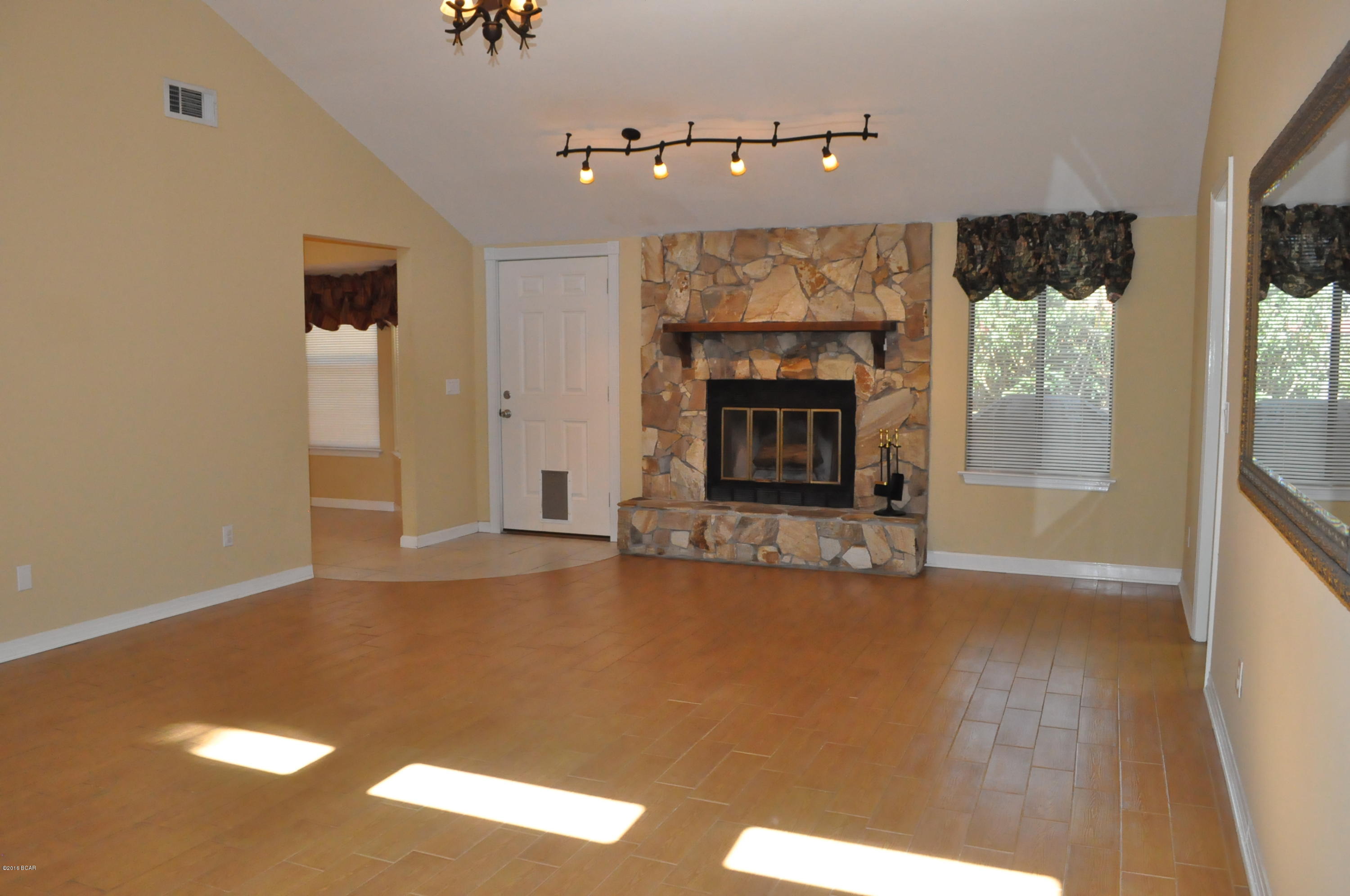 North Lagoon Oaks 3rd - Residential