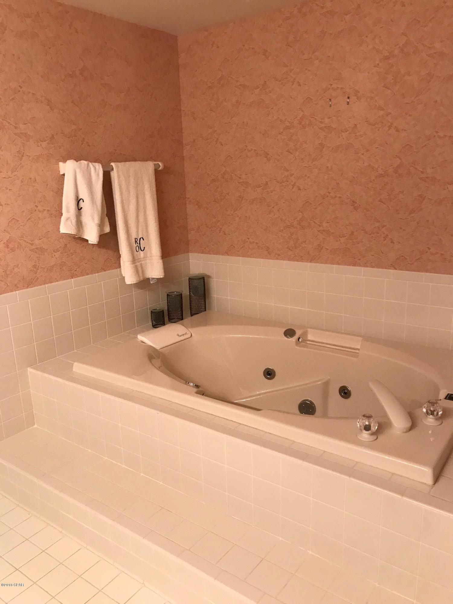 Summerwinds Condo - Residential