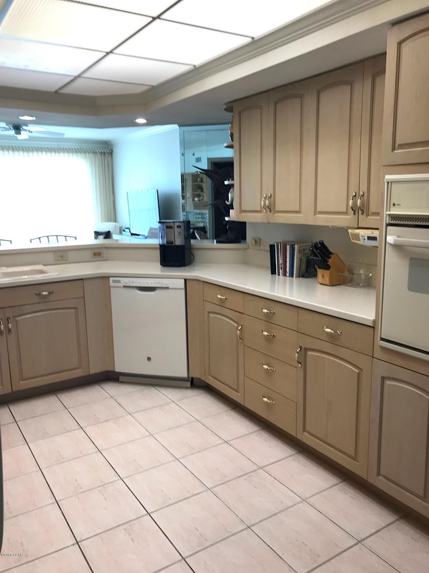 Summerwinds Condo - Residential