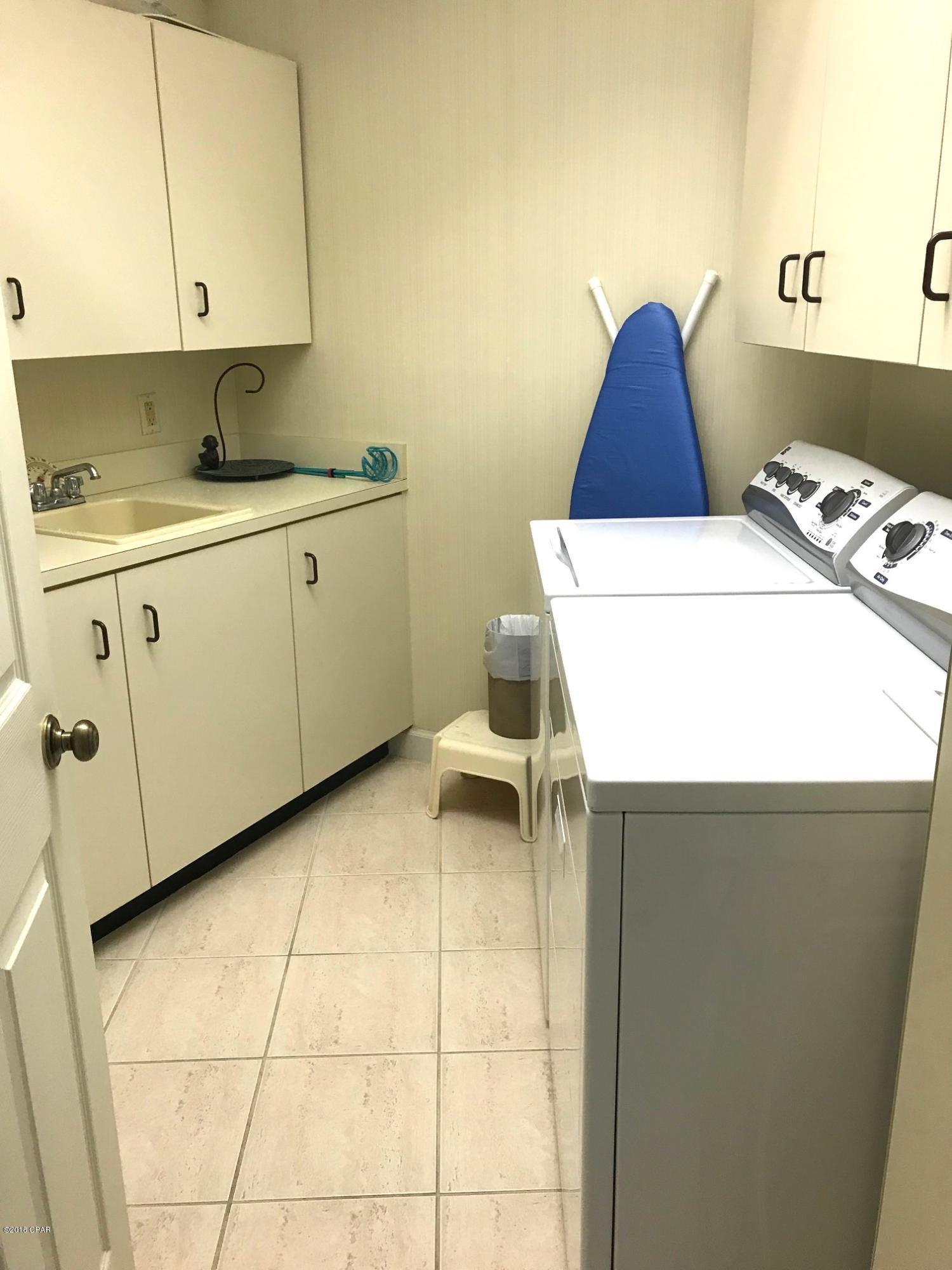 Summerwinds Condo - Residential