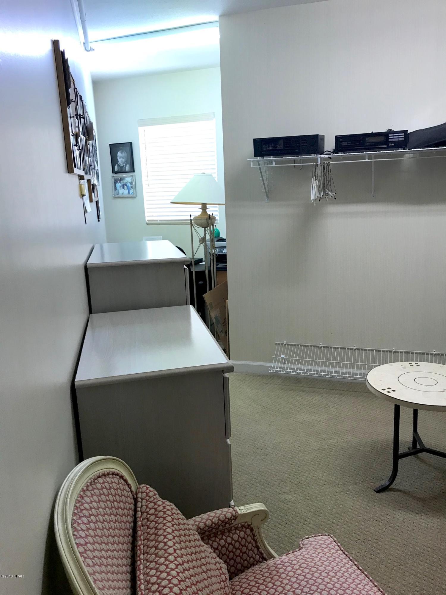 Summerwinds Condo - Residential