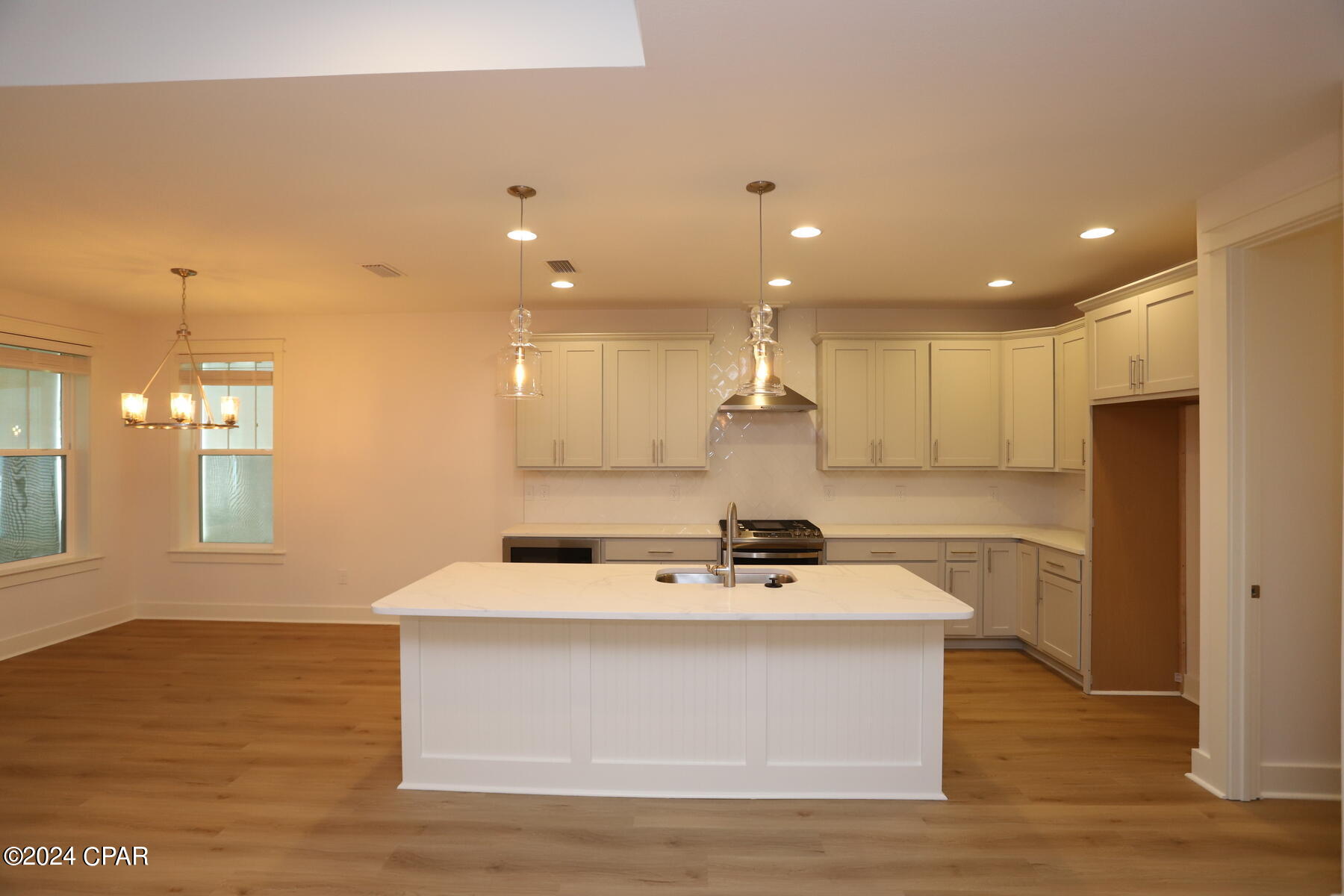 Panama City Beach, Florida 32407, United States, 4 Bedrooms Bedrooms, ,3 BathroomsBathrooms,Residential,Pending,54131