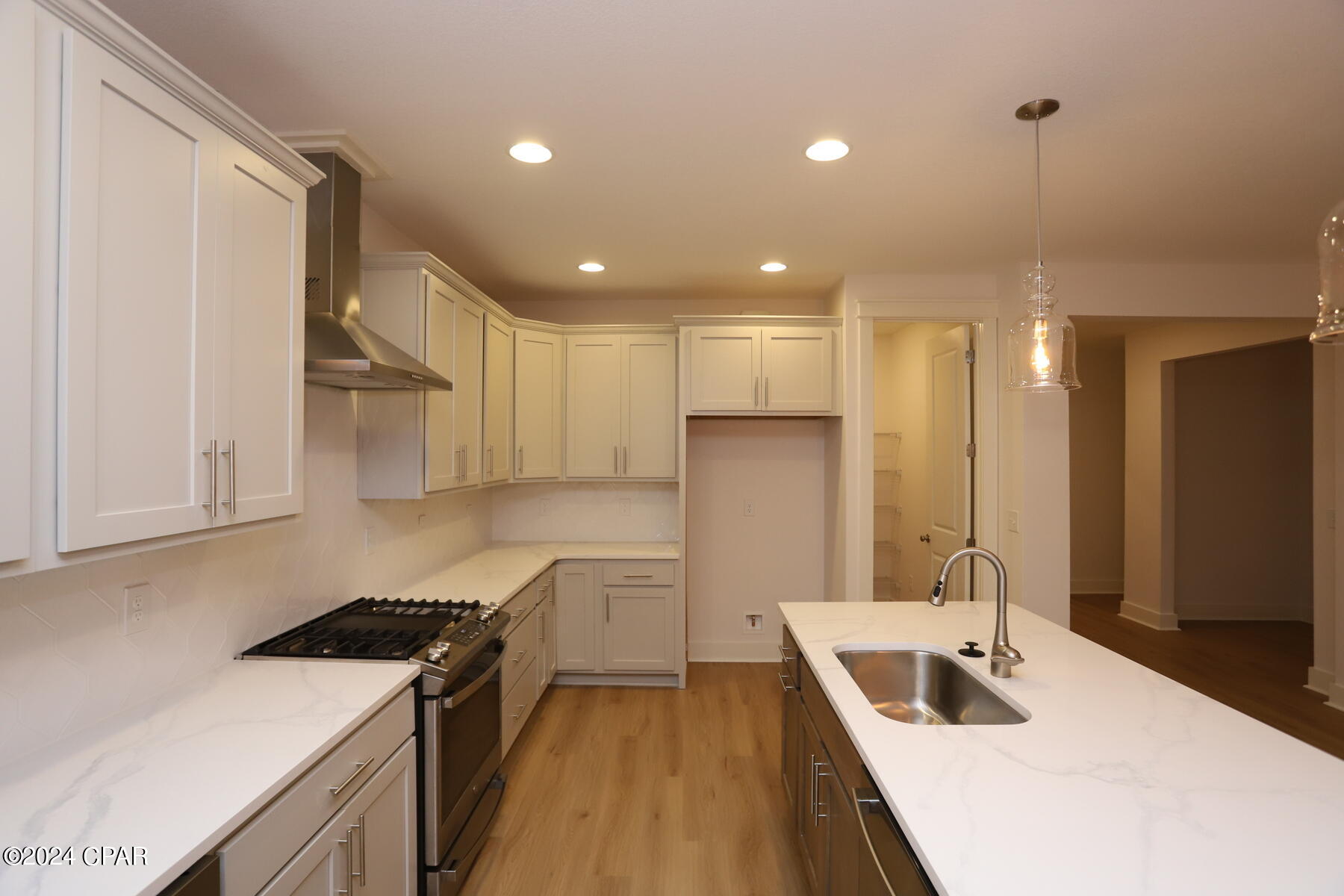 Panama City Beach, Florida 32407, United States, 4 Bedrooms Bedrooms, ,3 BathroomsBathrooms,Residential,Pending,54131