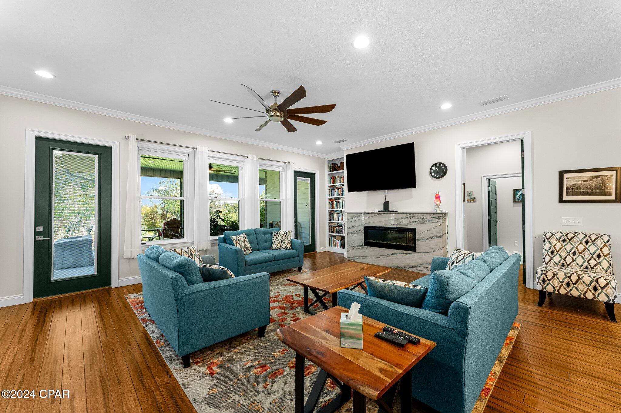 Cedar Creek At Deerpoint Lake - Residential