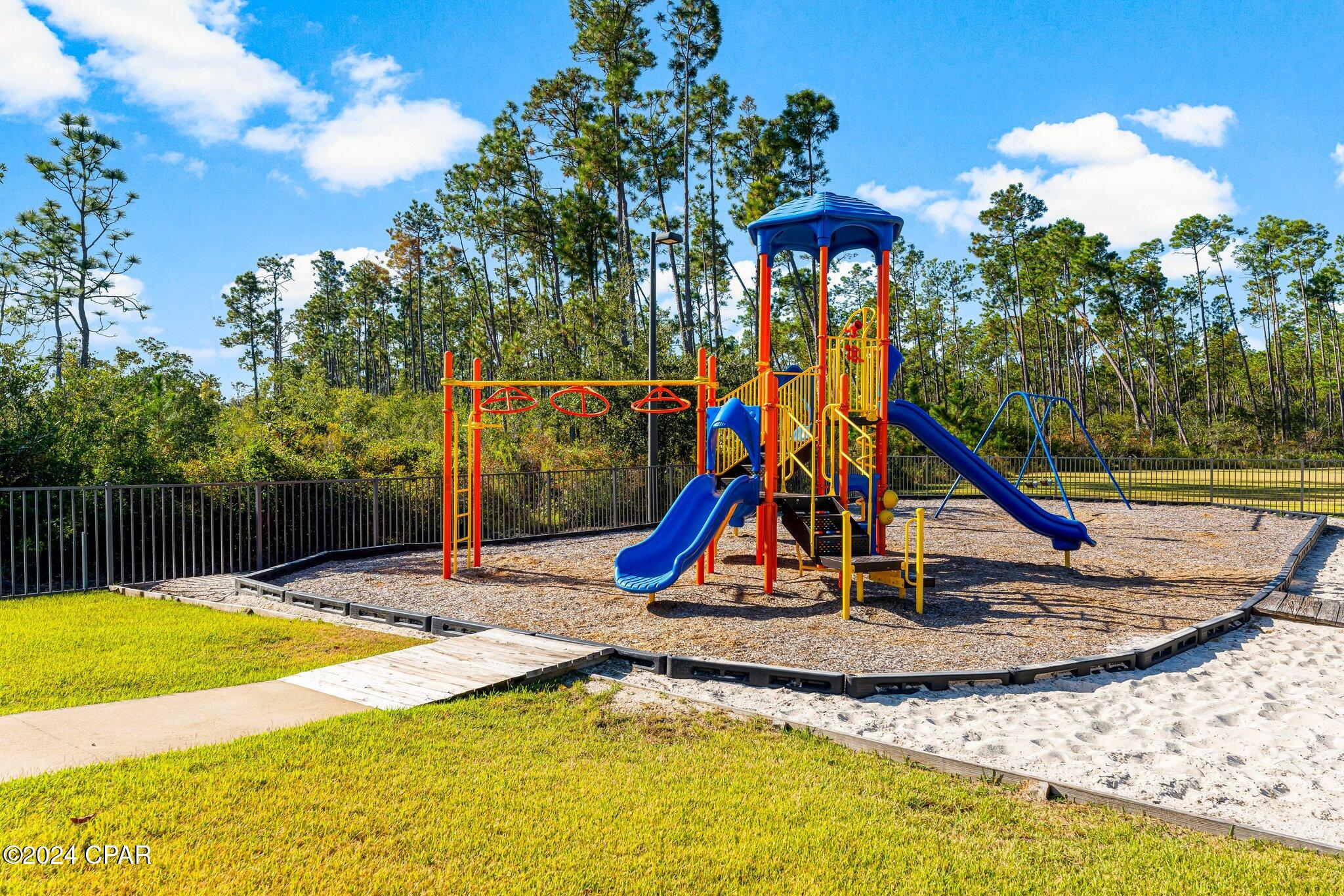 Cedar Creek At Deerpoint Lake - Residential
